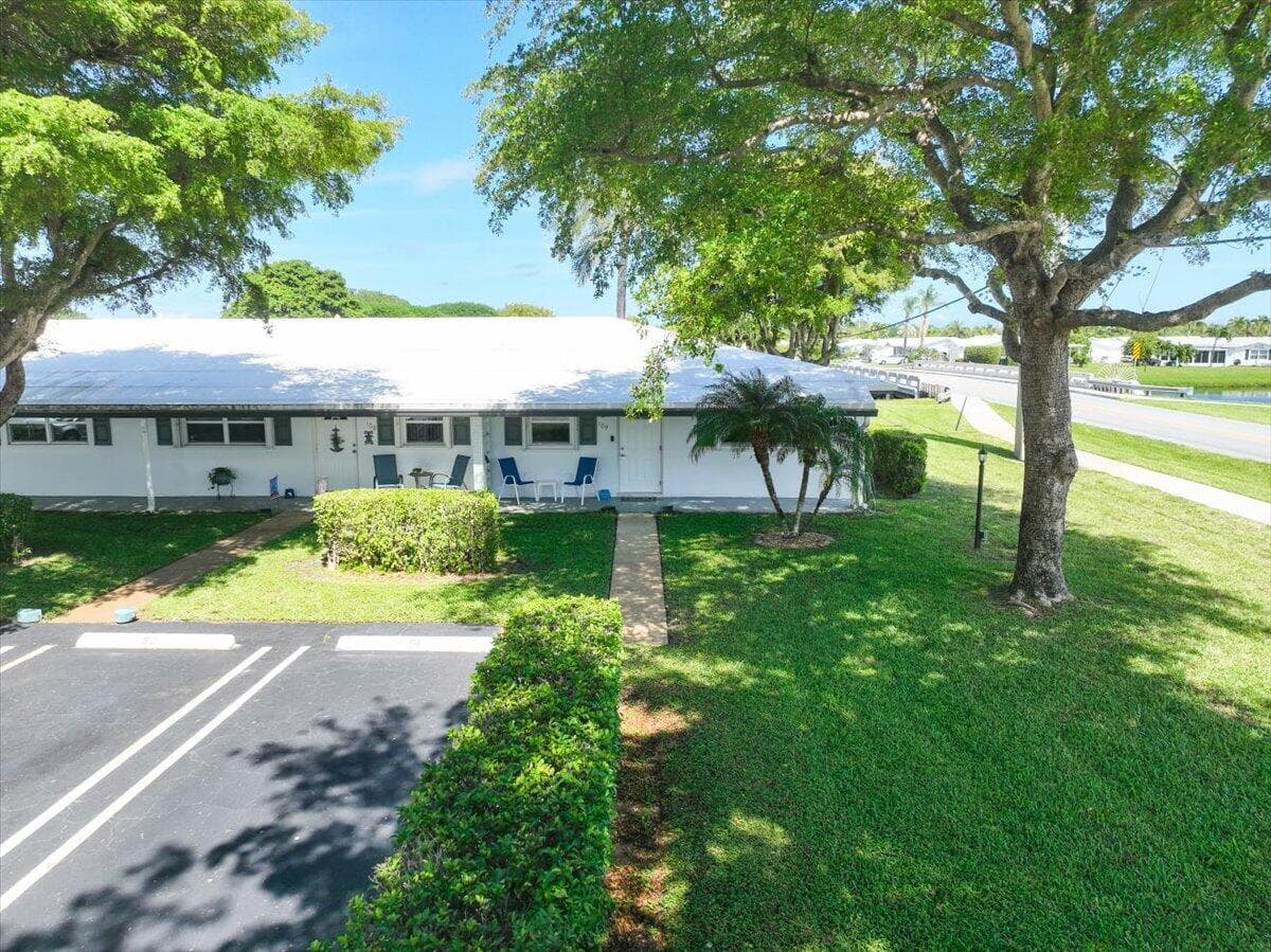 100 Leisure Lake #109 Boynton Beach FL 33426 — thumbnail 33 of 64
