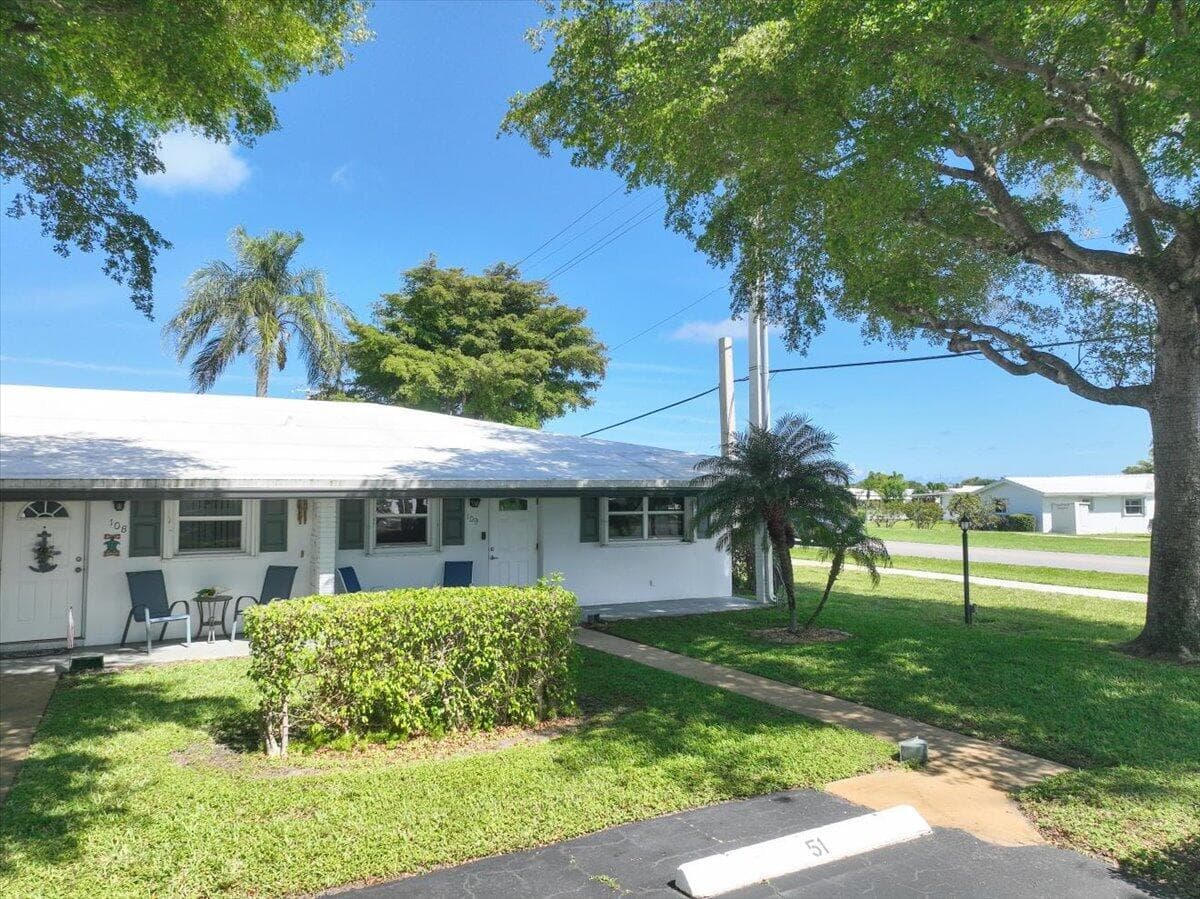 100 Leisure Lake #109 Boynton Beach FL 33426 — thumbnail 36 of 64