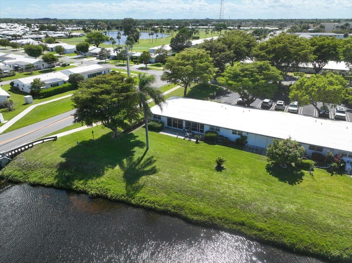 100 Leisure Lake #109 Boynton Beach FL 33426 — thumbnail 37 of 64