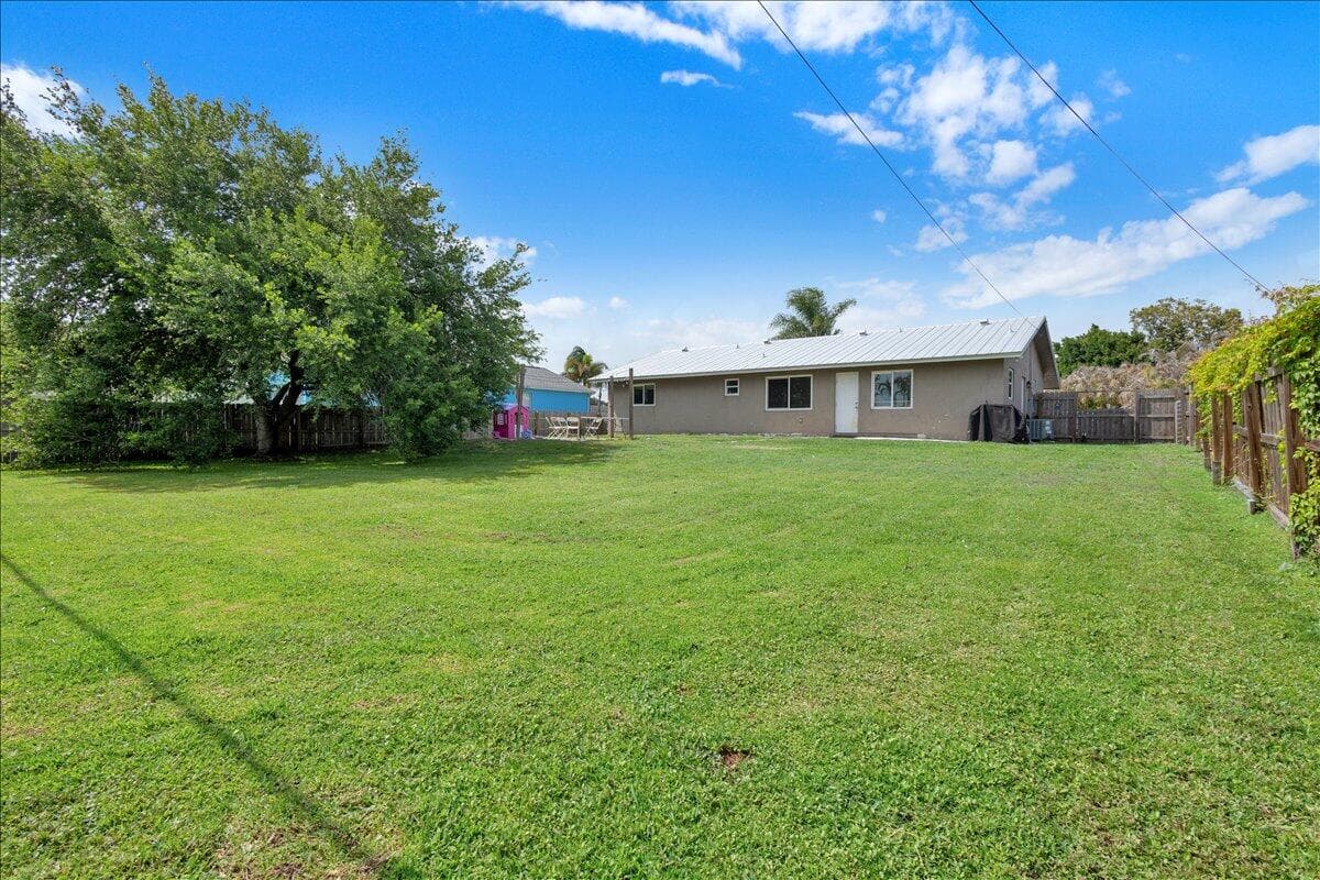 956 Browning Port St. Lucie FL 34983 — thumbnail 4 of 59