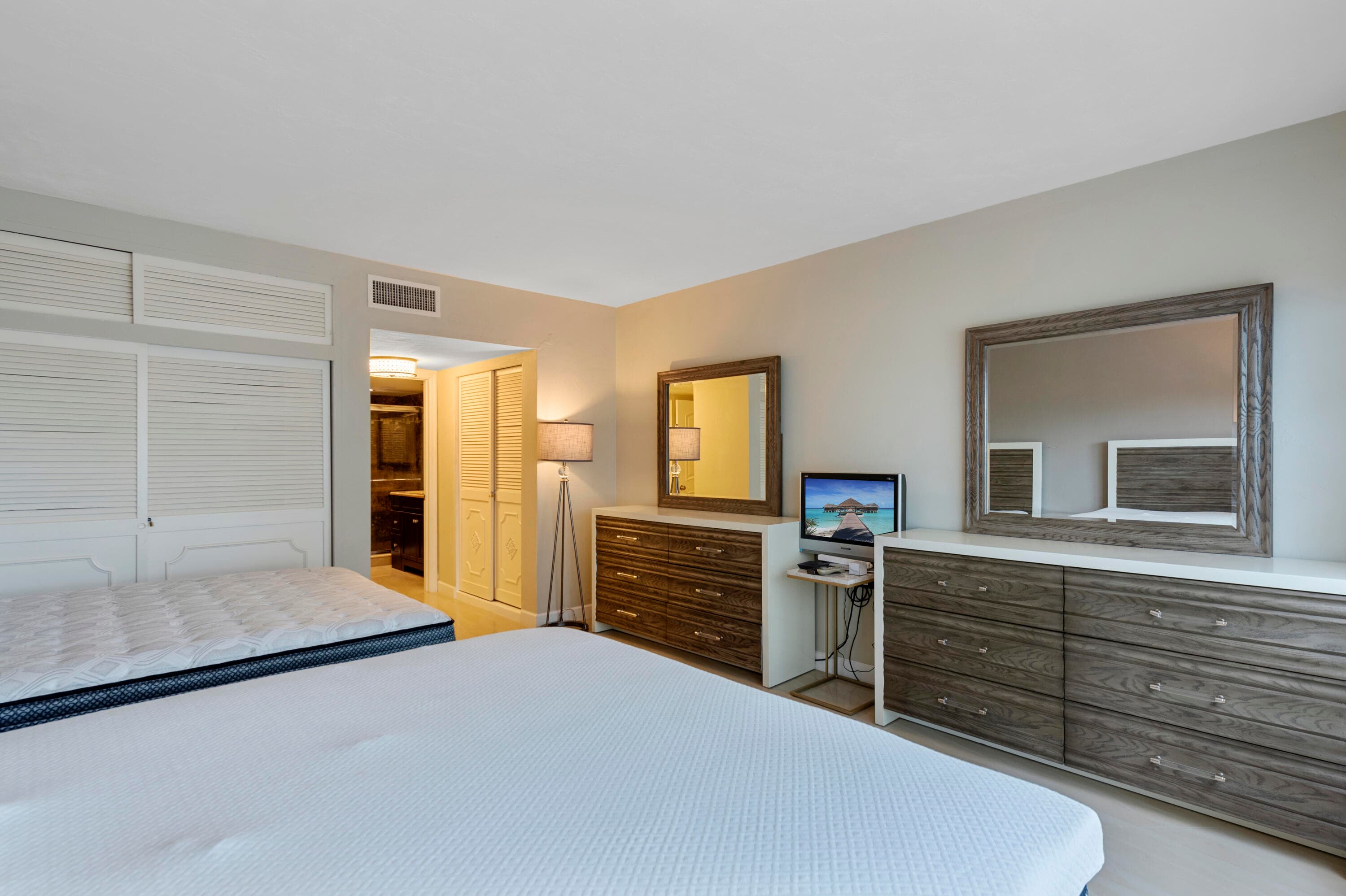 3850 Galt Ocean #308 Fort Lauderdale FL 33308 — thumbnail 16 of 41