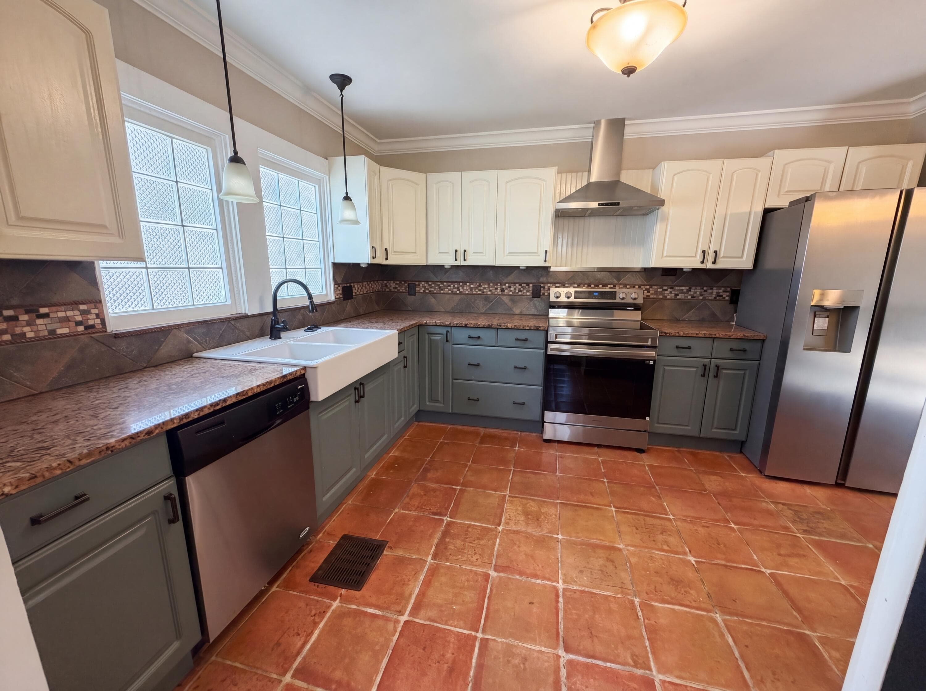 207 Ocean Breeze Lake Worth Beach FL 33460 — thumbnail 3 of 32