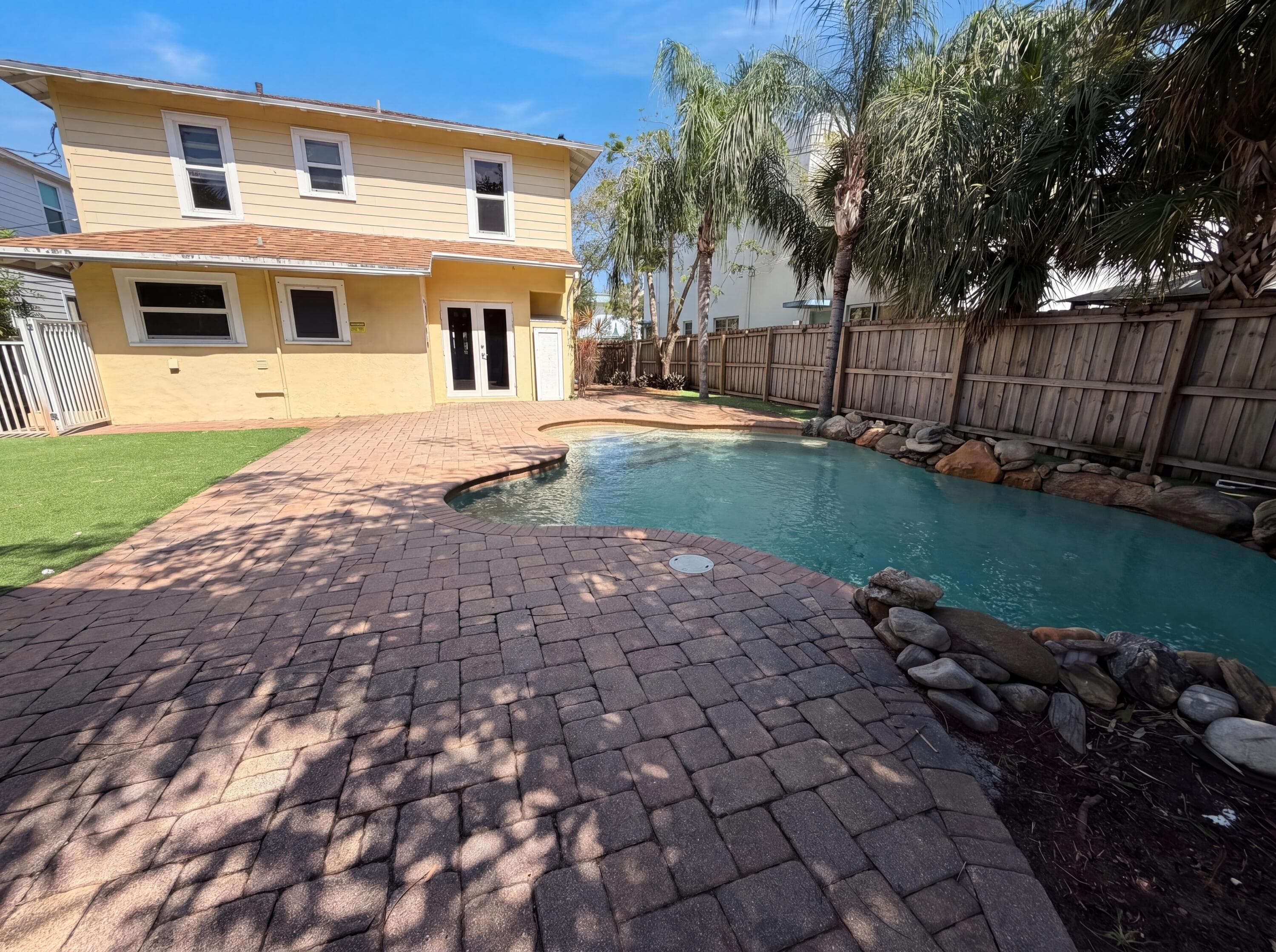 207 Ocean Breeze Lake Worth Beach FL 33460 — thumbnail 6 of 32