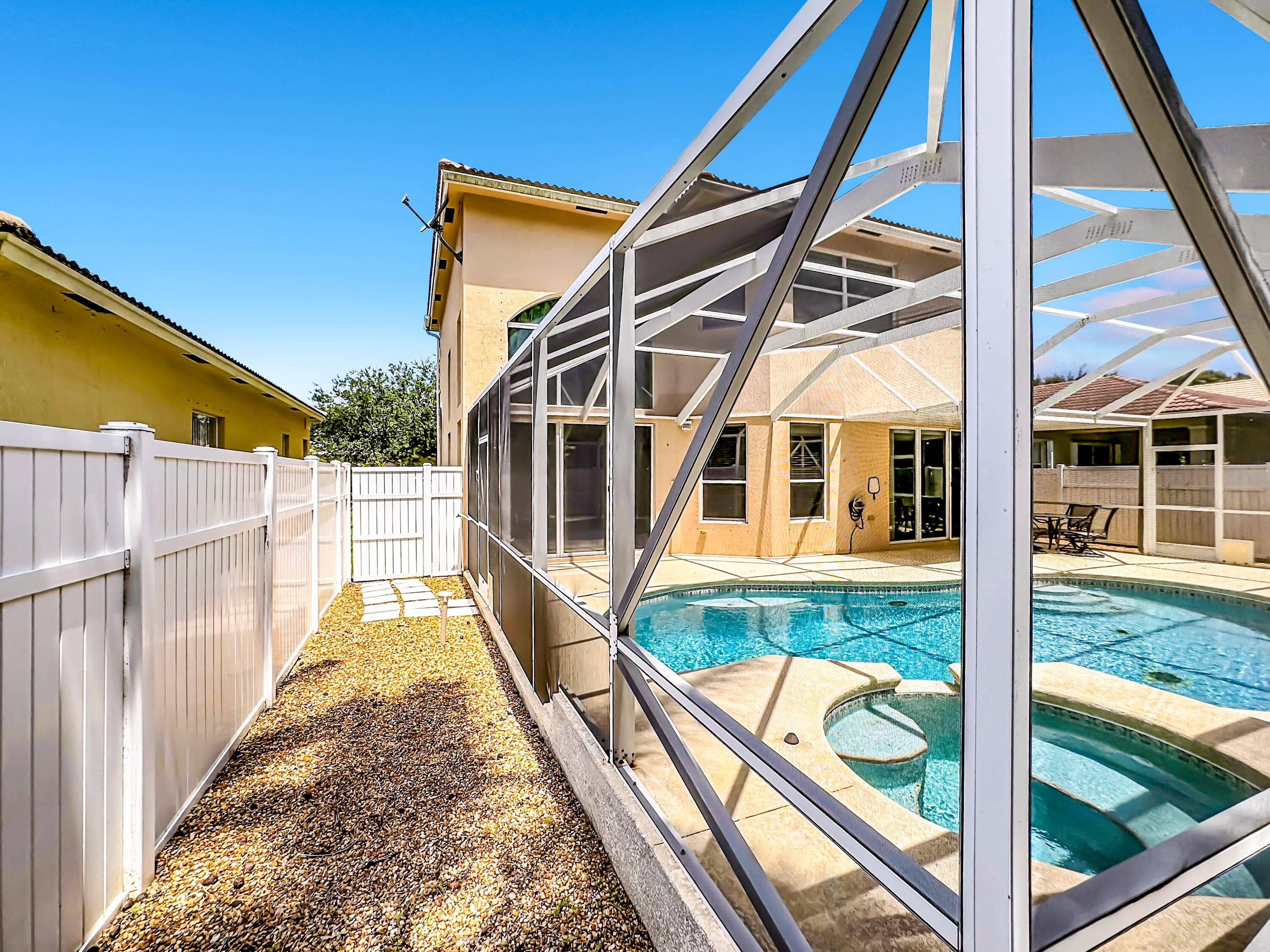 5747 Sunberry Fort Pierce FL 34951 — thumbnail 59 of 74