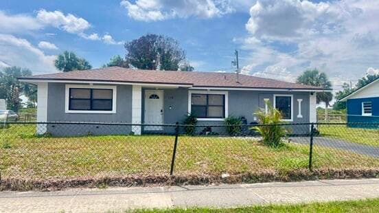113 Hilton Fort Pierce FL 34946 — photo 1