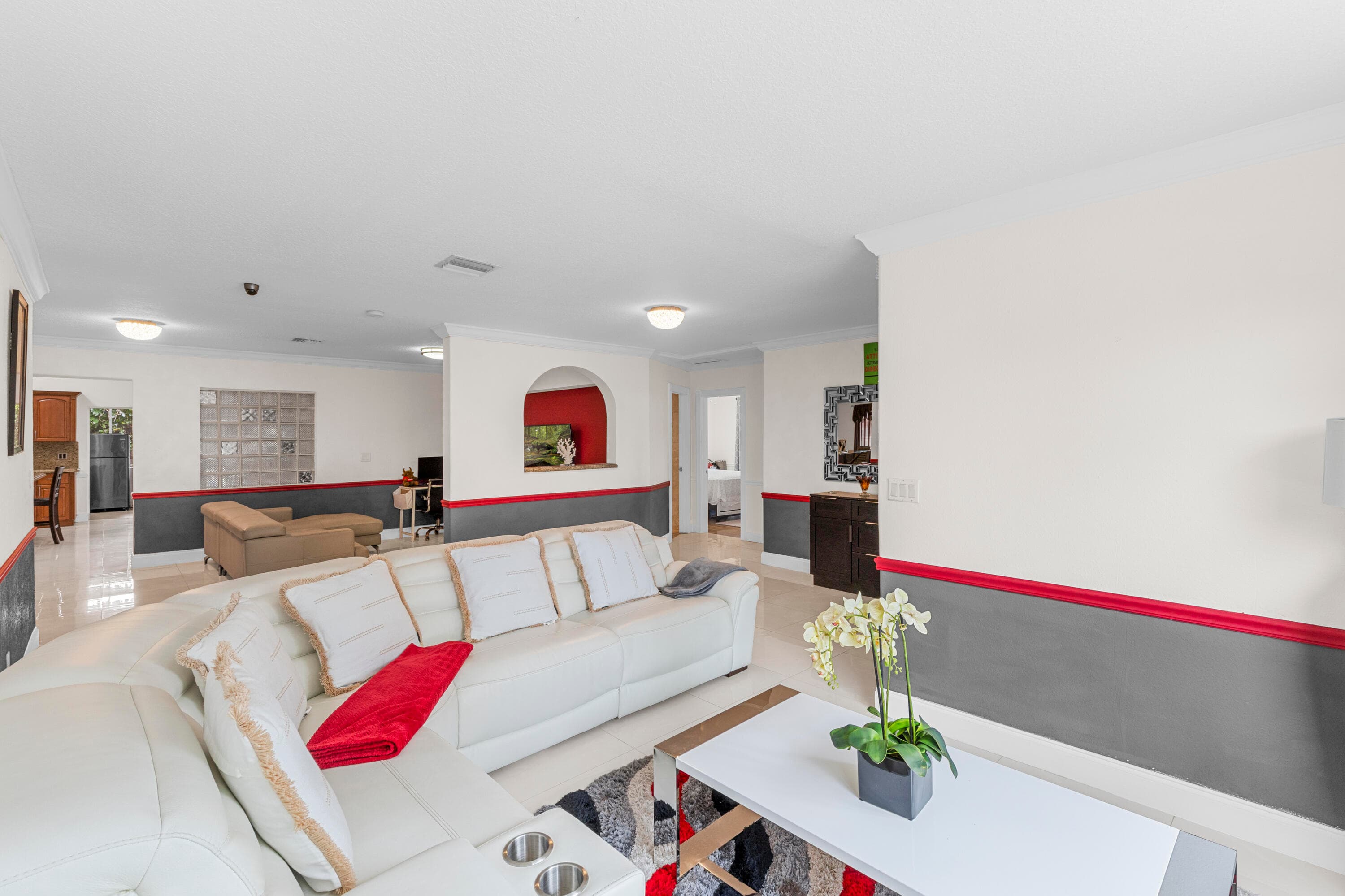 321 72nd Hollywood FL 33024 — thumbnail 8 of 28