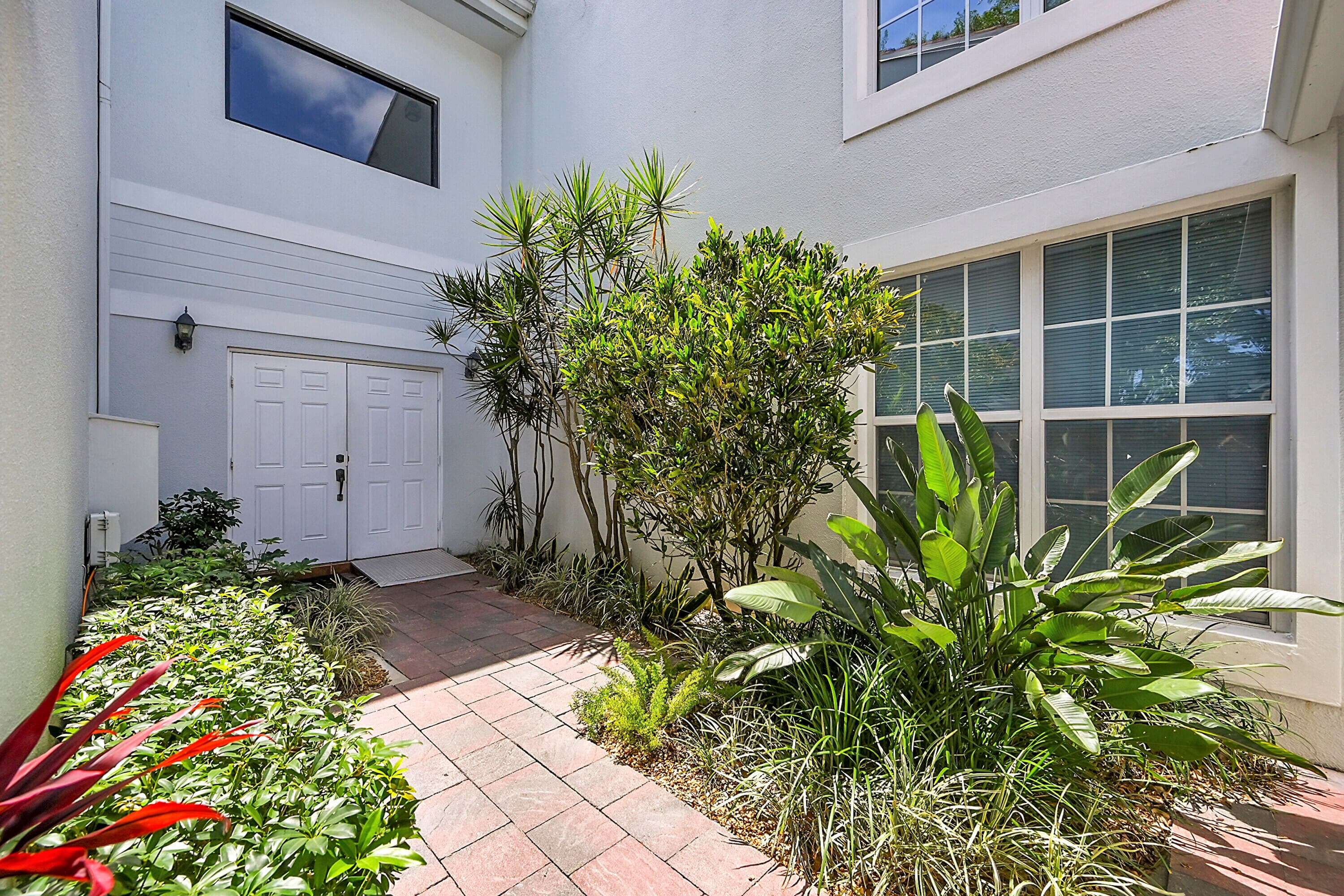 6245 Old Court #202 Boca Raton FL 33433 — thumbnail 3 of 25