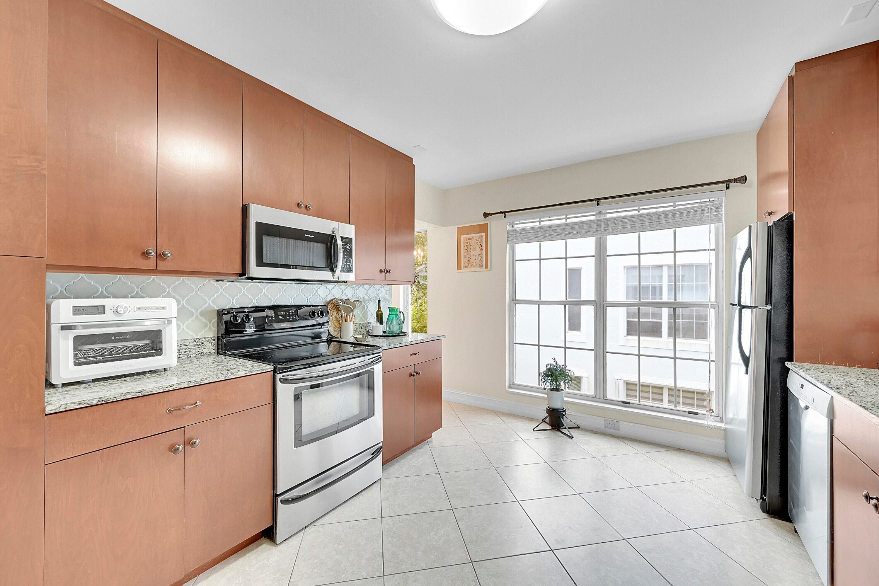 6245 Old Court #202 Boca Raton FL 33433 — thumbnail 9 of 25