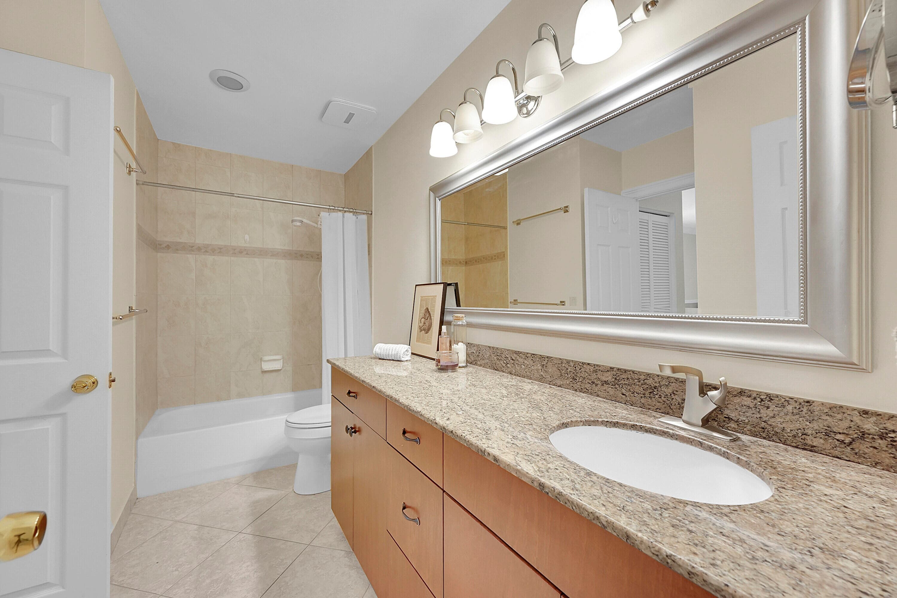 6245 Old Court #202 Boca Raton FL 33433 — thumbnail 11 of 25