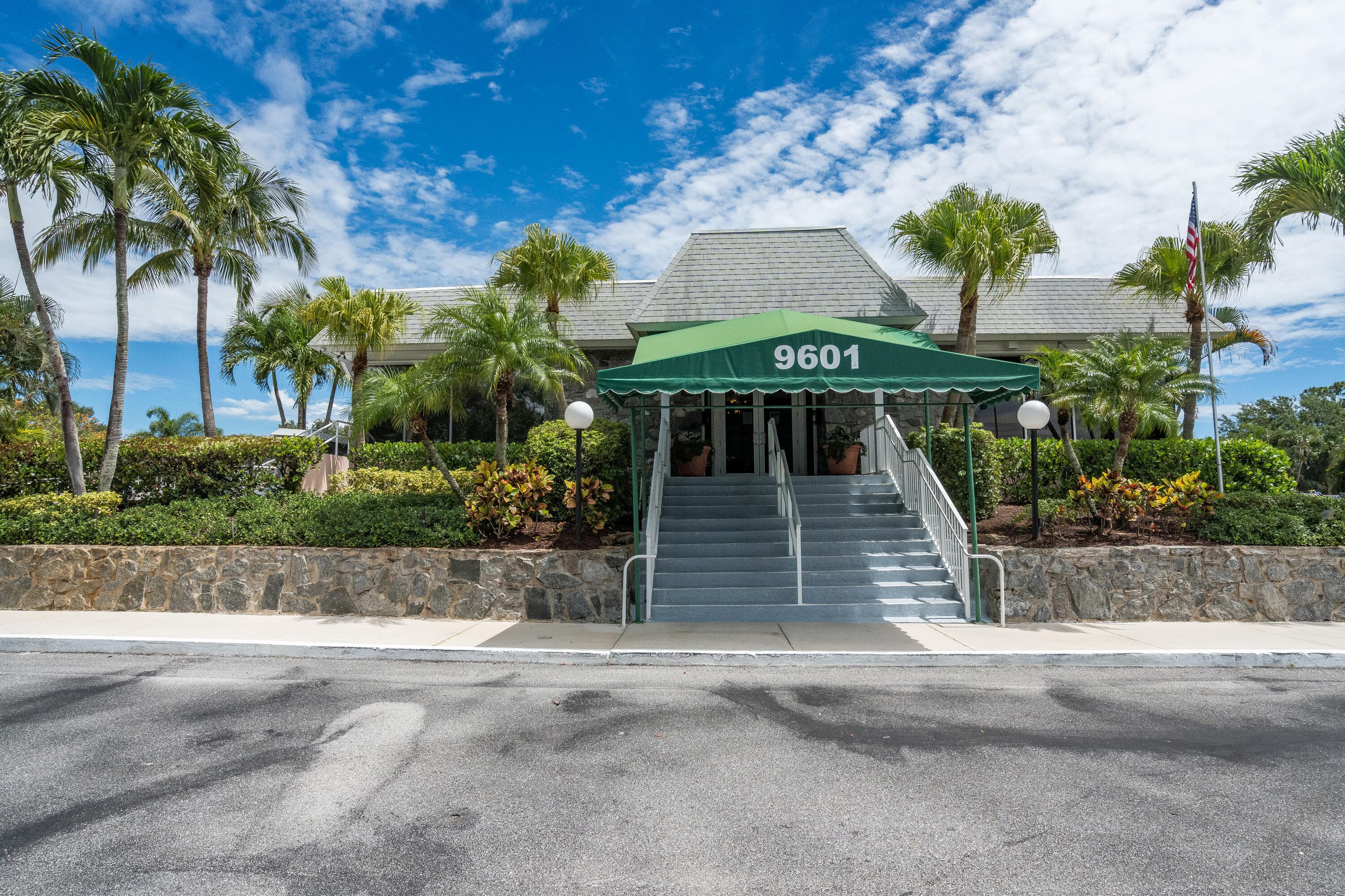 18081 Country Club #132 Jupiter FL 33469 — thumbnail 23 of 35
