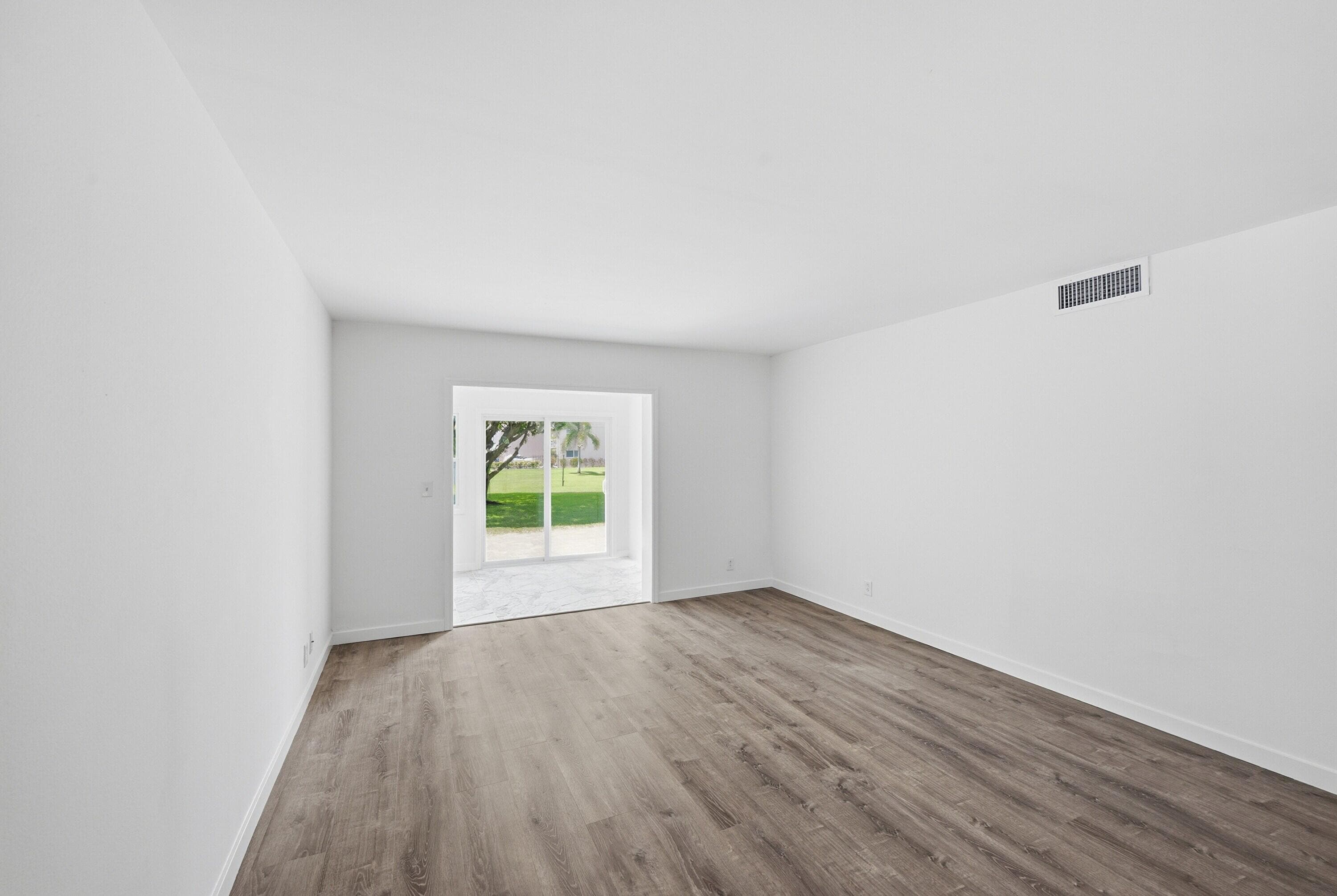 330 26th #112 Boynton Beach FL 33435 — thumbnail 13 of 38