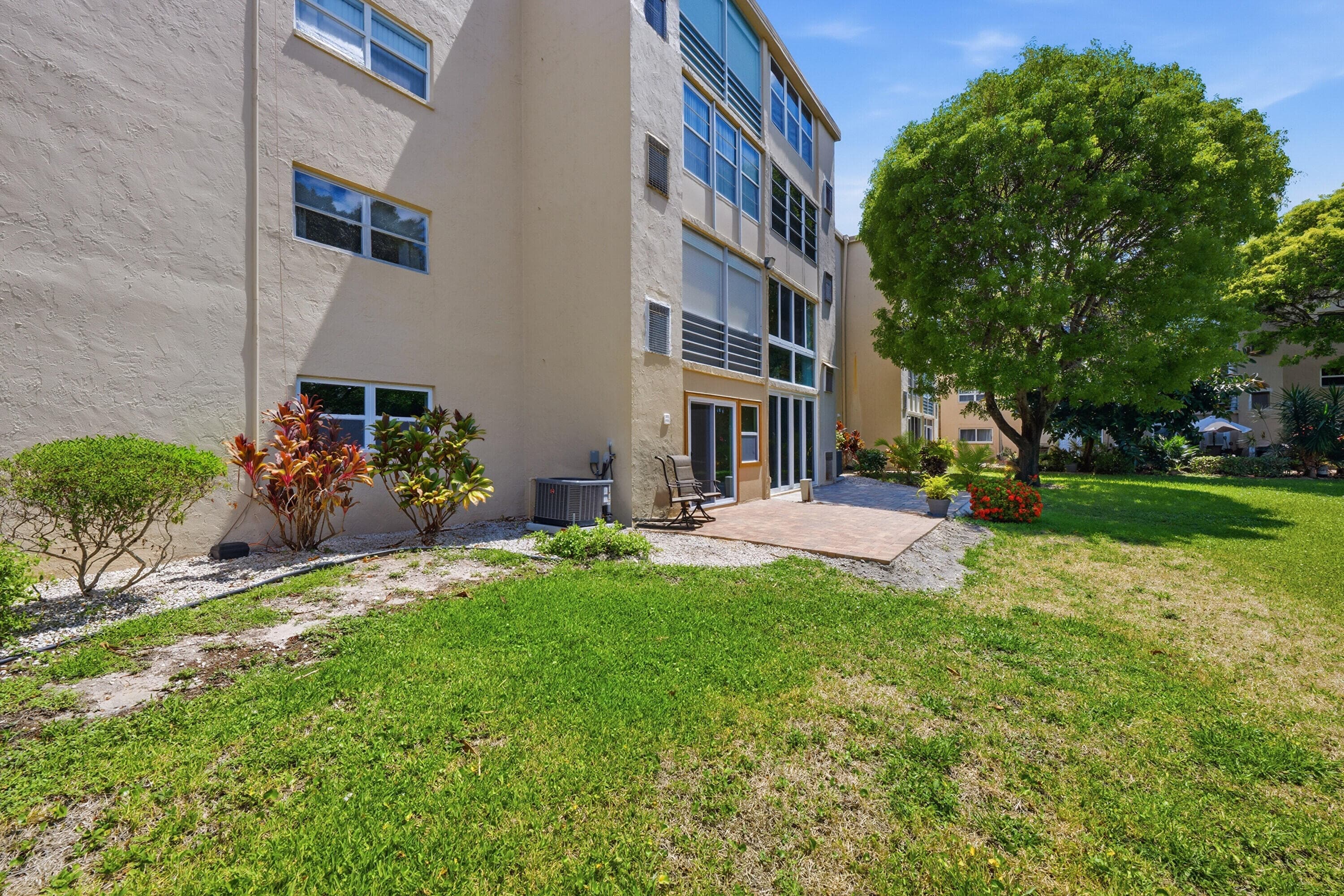 330 26th #112 Boynton Beach FL 33435 — thumbnail 32 of 38
