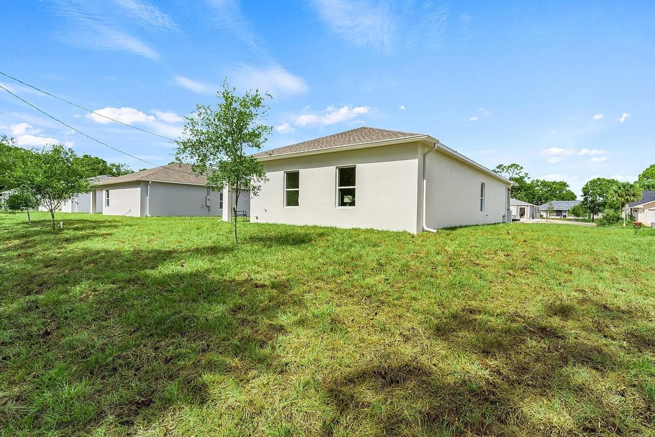 8236 104th Vero Beach FL 32967 — thumbnail 38 of 47