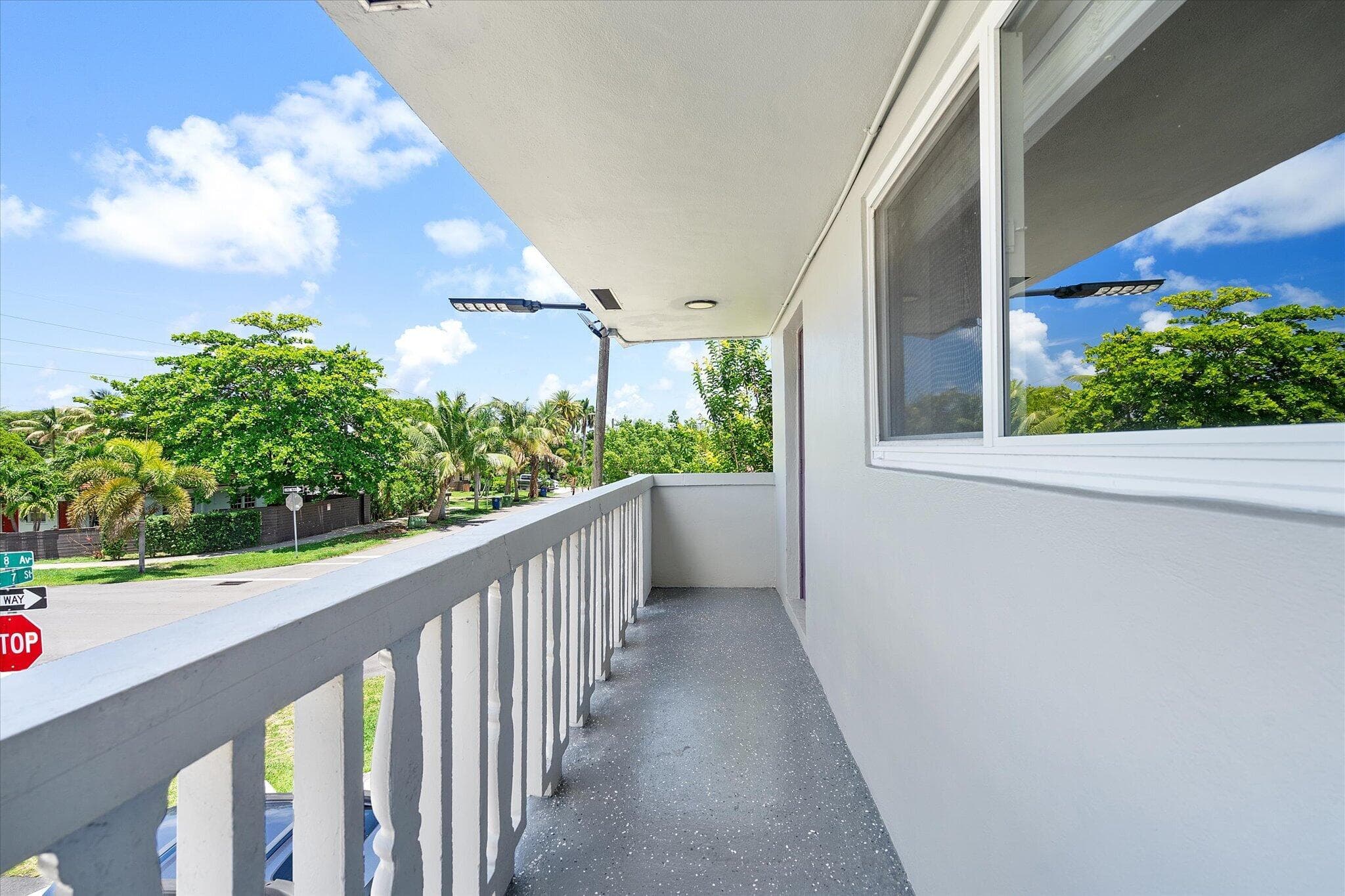 720 7th #9 Hallandale Beach FL 33009 — thumbnail 9 of 33