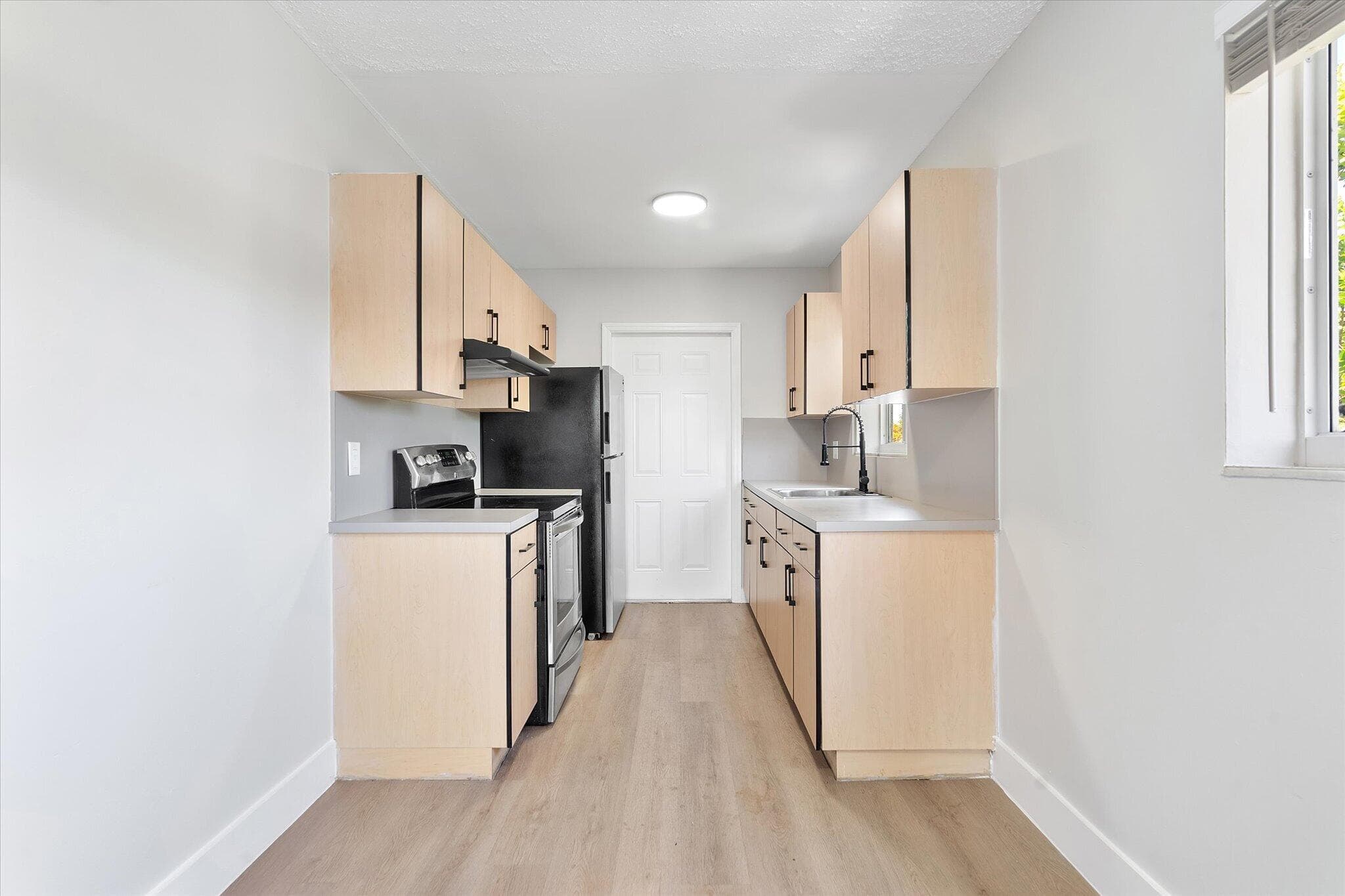 720 7th #9 Hallandale Beach FL 33009 — thumbnail 19 of 33