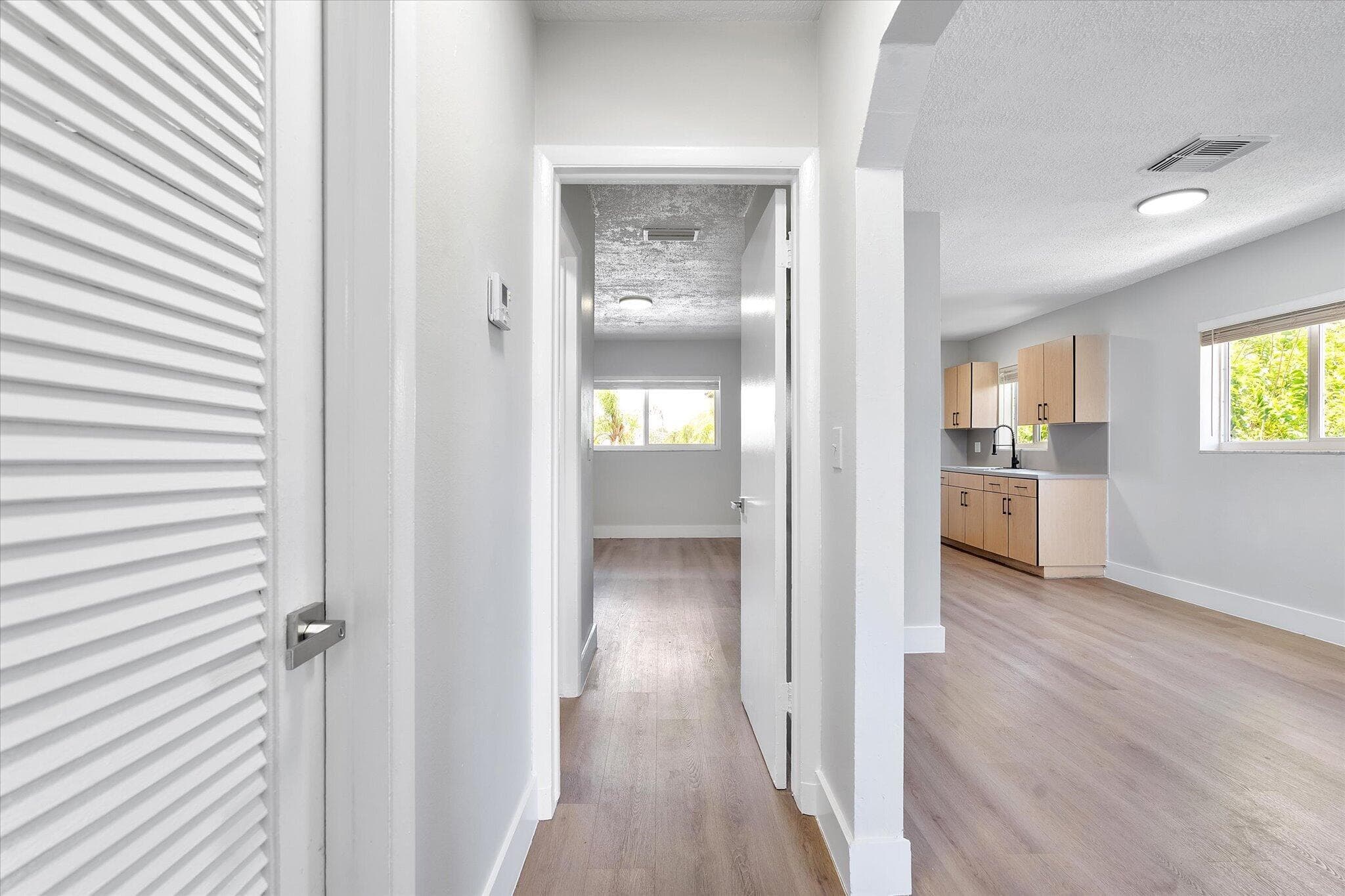 720 7th #9 Hallandale Beach FL 33009 — thumbnail 22 of 33
