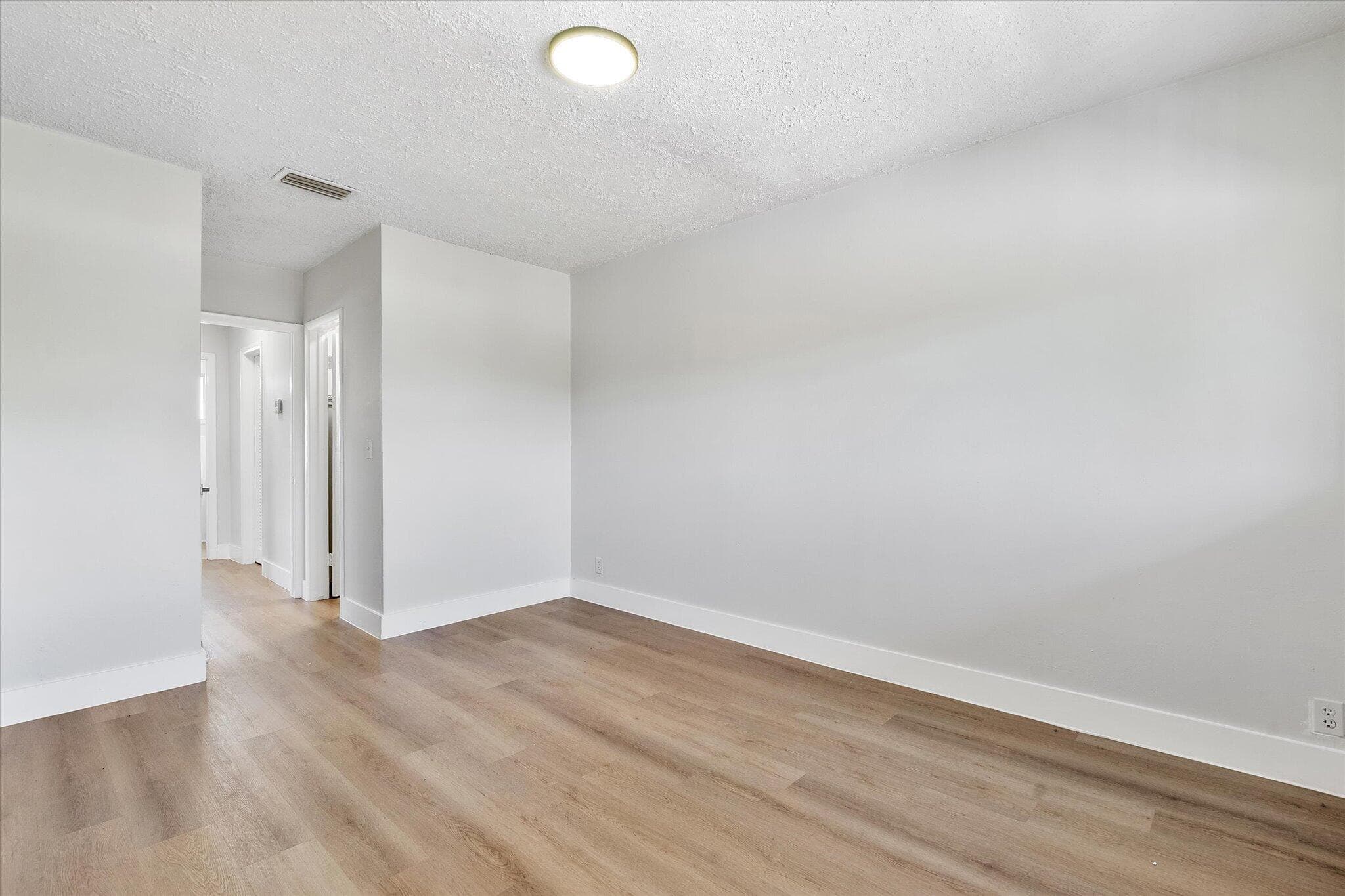 720 7th #9 Hallandale Beach FL 33009 — thumbnail 24 of 33