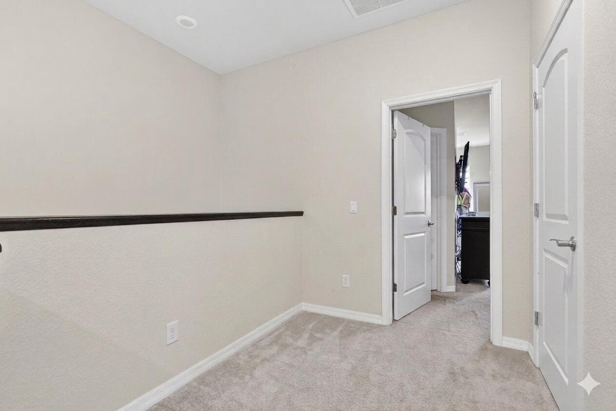 8347 Cadre Noir Lake Worth FL 33467 — thumbnail 14 of 40