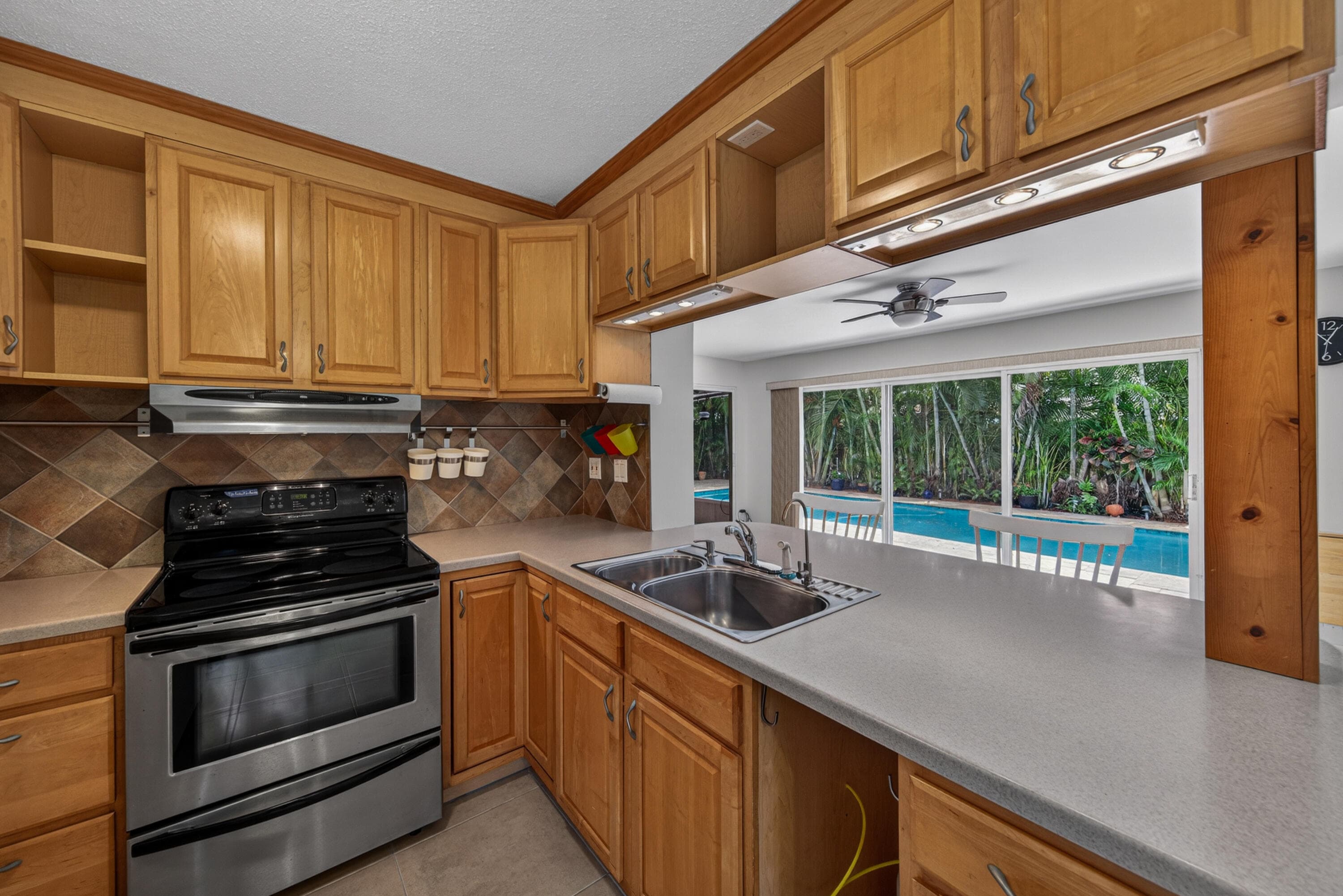 1540 40th Oakland Park FL 33334 — thumbnail 11 of 50