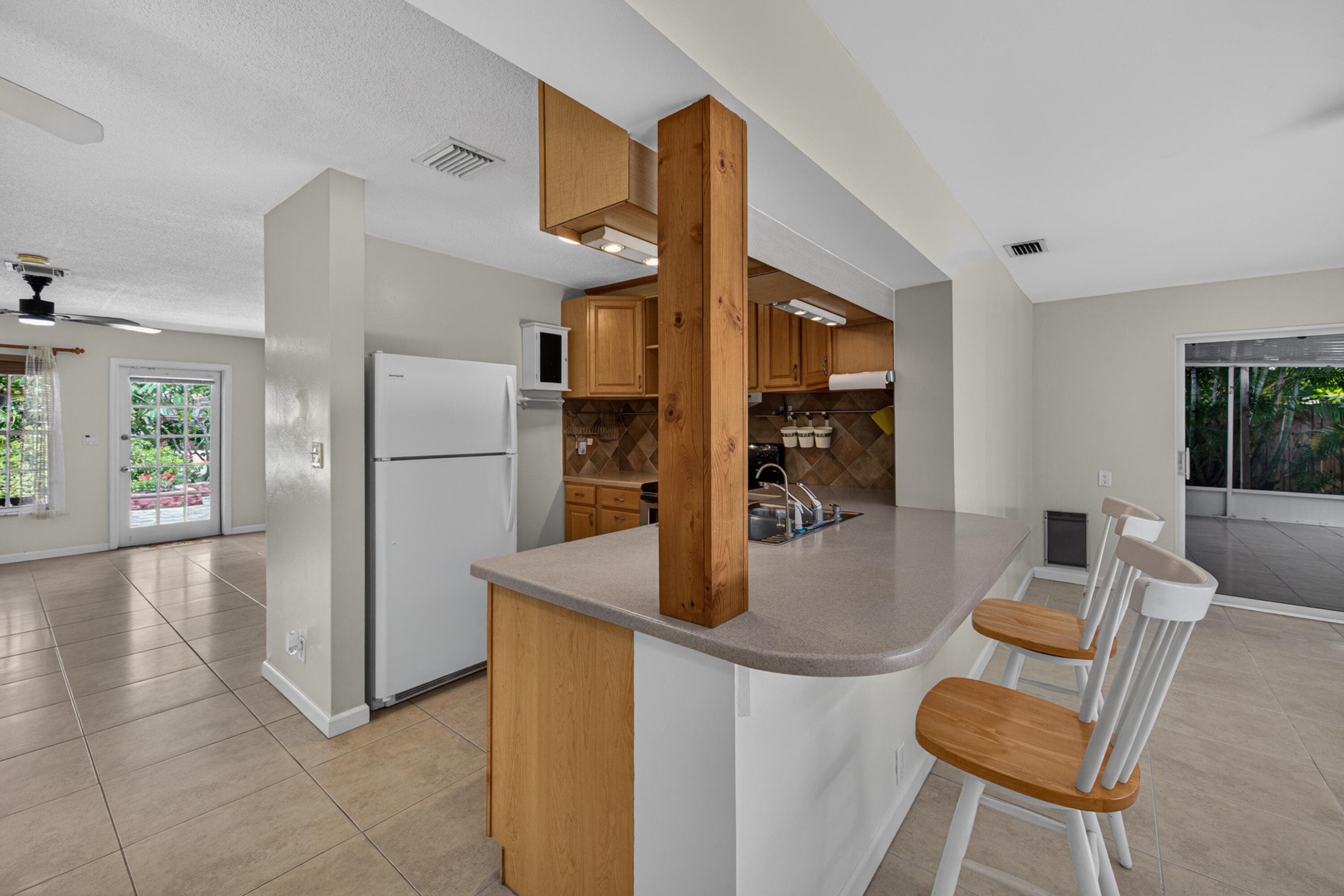 1540 40th Oakland Park FL 33334 — thumbnail 13 of 50