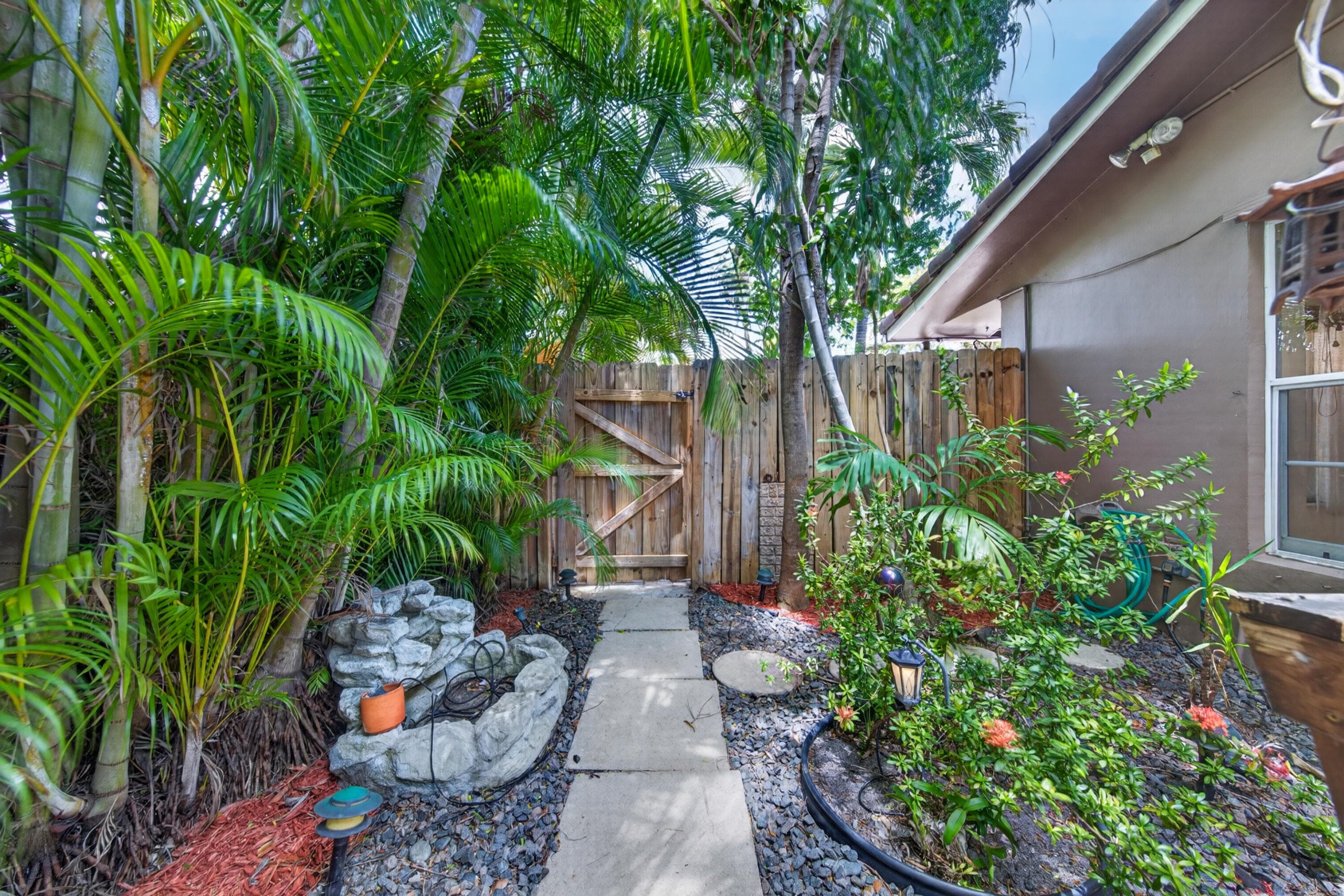 1540 40th Oakland Park FL 33334 — thumbnail 42 of 50