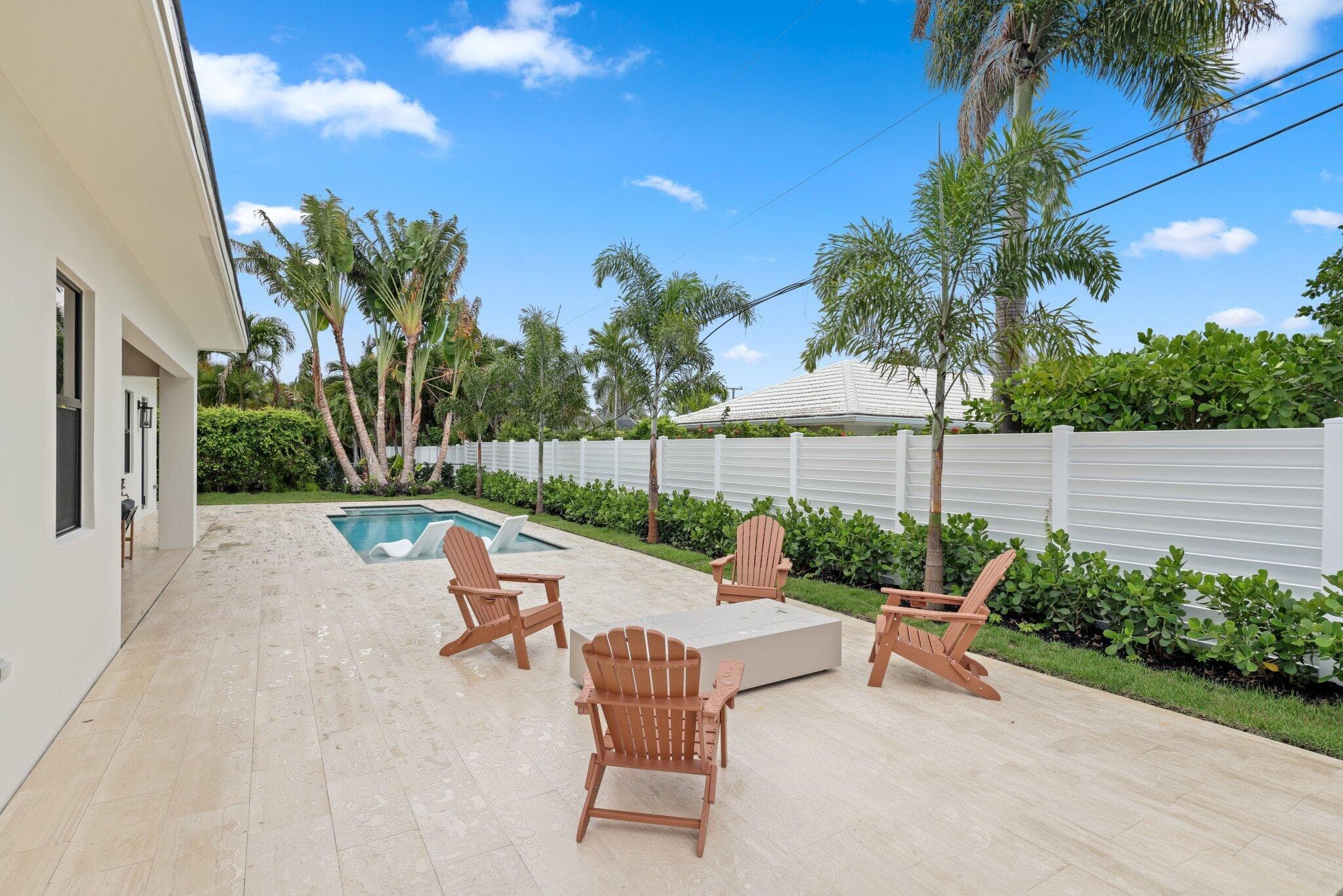 1160 Emerald Riviera Beach FL 33404 — thumbnail 15 of 87
