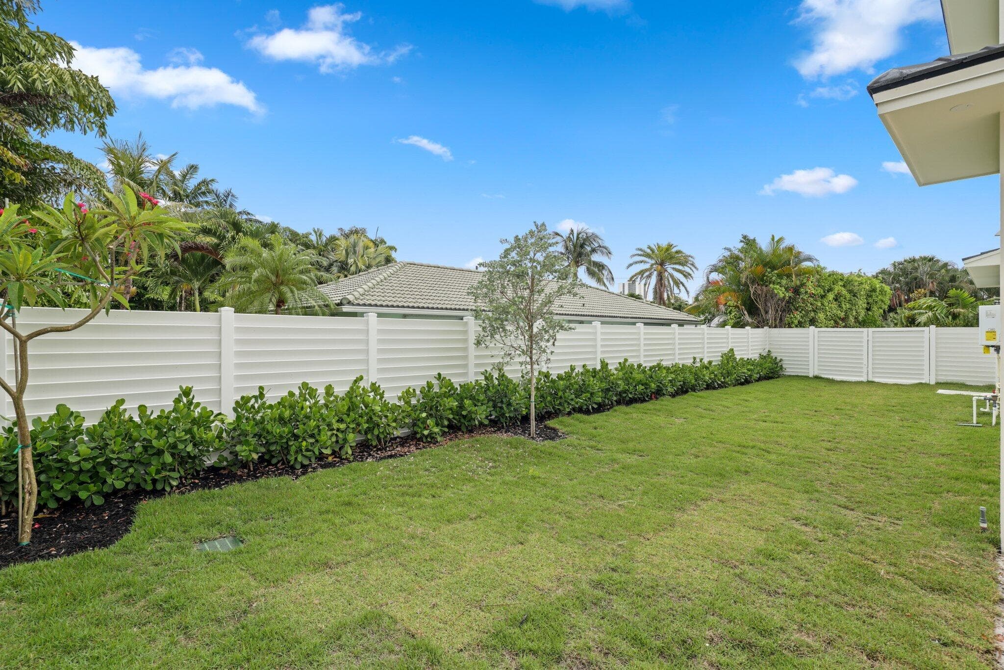 1160 Emerald Riviera Beach FL 33404 — thumbnail 19 of 87