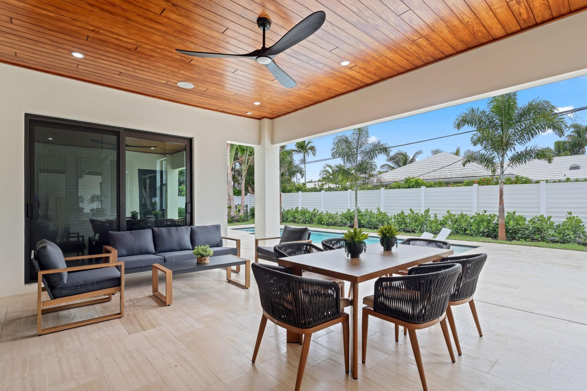 1160 Emerald Riviera Beach FL 33404 — thumbnail 13 of 87