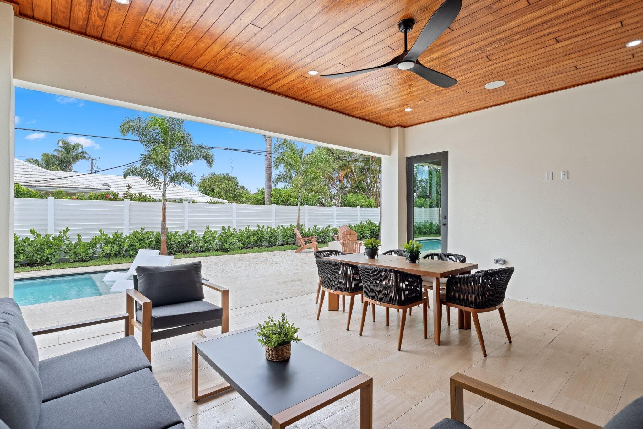 1160 Emerald Riviera Beach FL 33404 — thumbnail 18 of 87