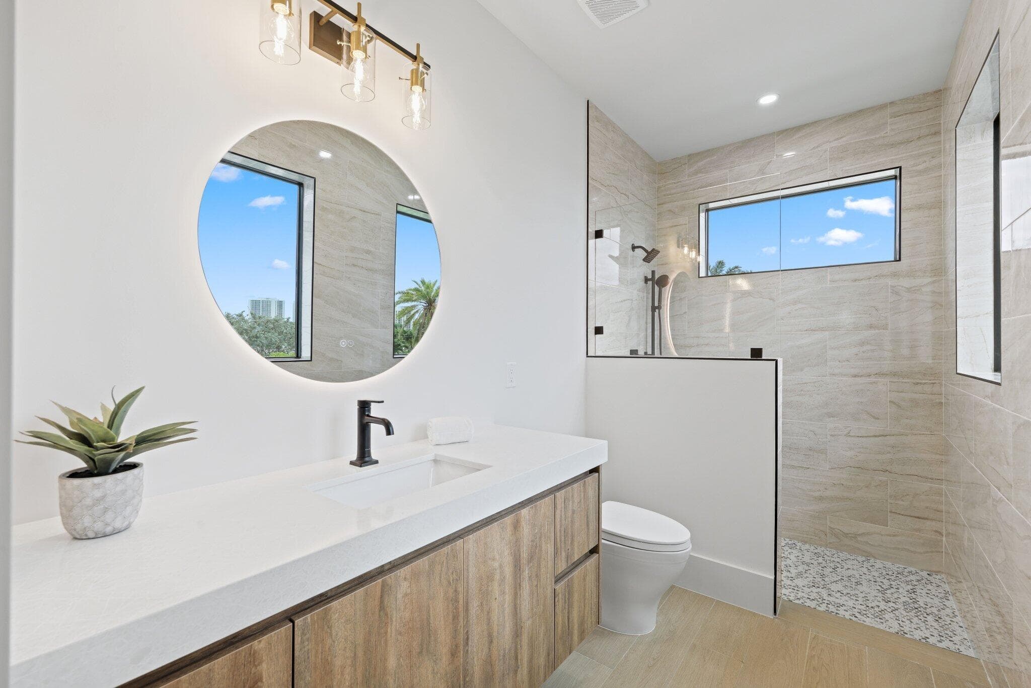 1160 Emerald Riviera Beach FL 33404 — thumbnail 48 of 87