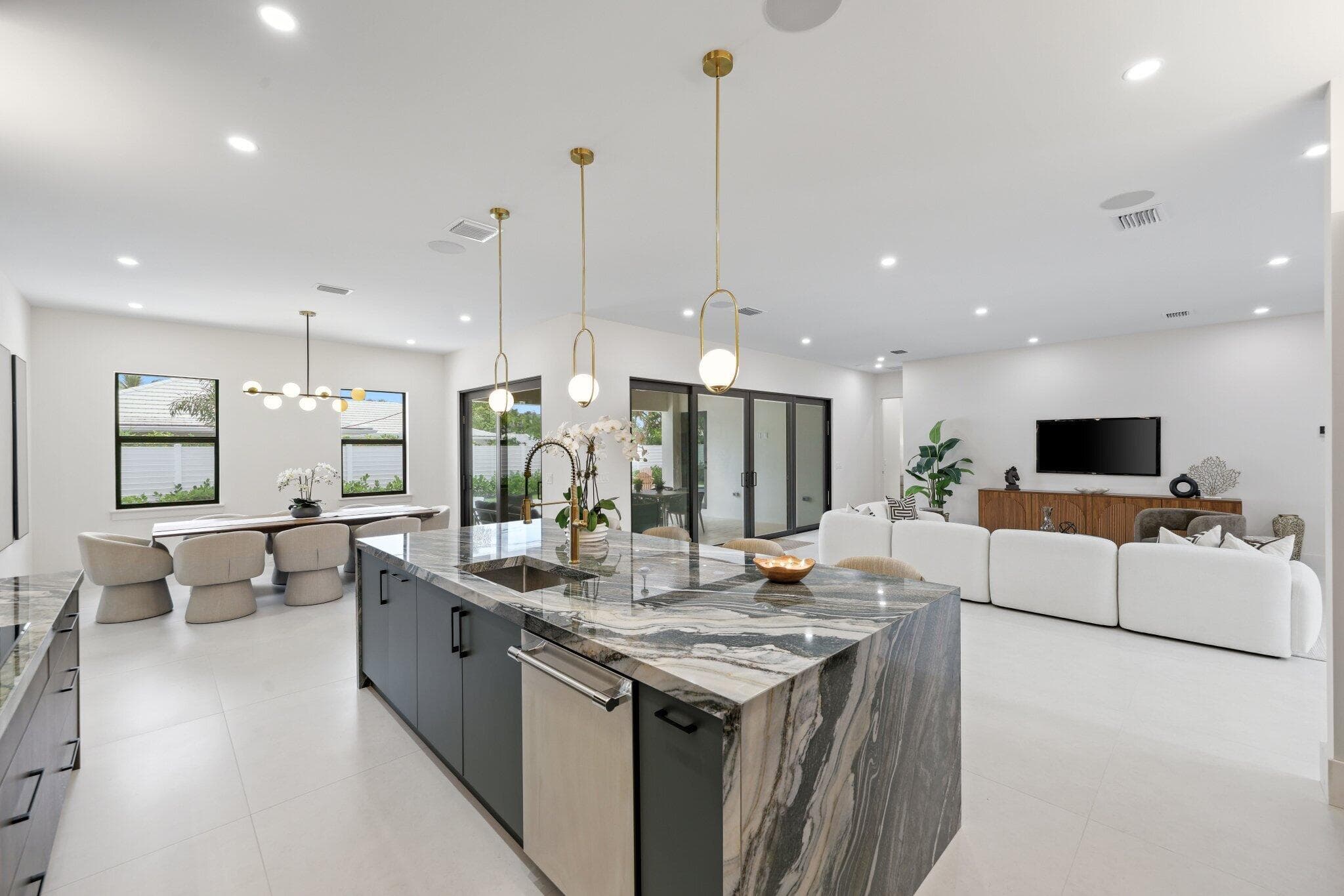 1160 Emerald Riviera Beach FL 33404 — thumbnail 32 of 87