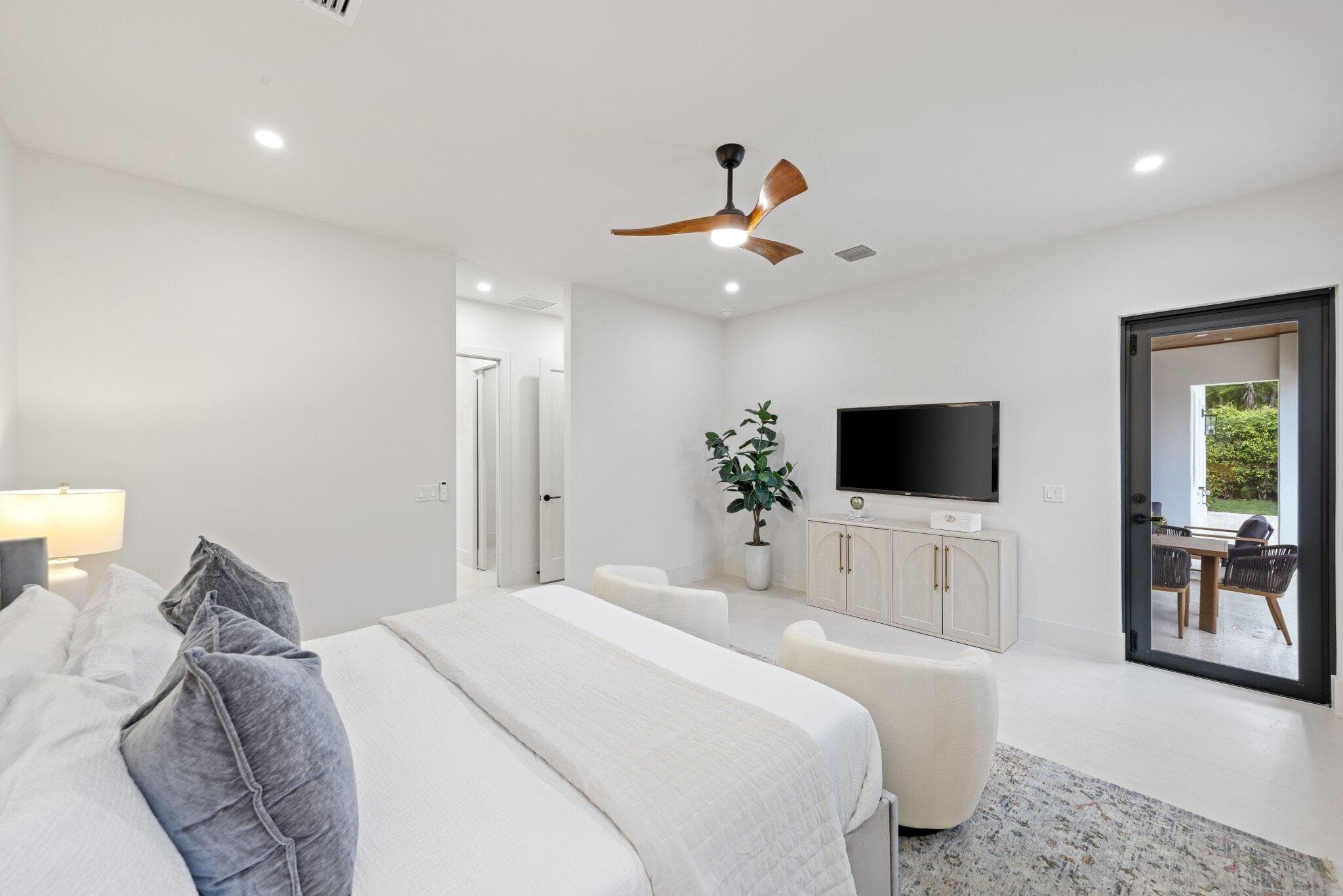 1160 Emerald Riviera Beach FL 33404 — thumbnail 59 of 87