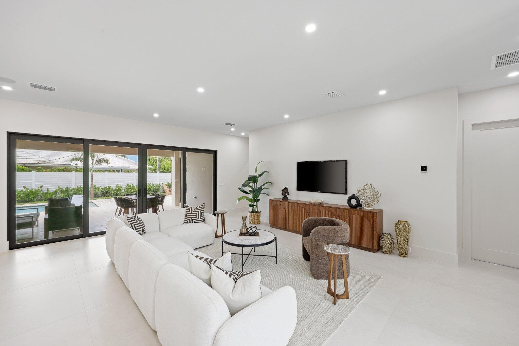 1160 Emerald Riviera Beach FL 33404 — thumbnail 22 of 87