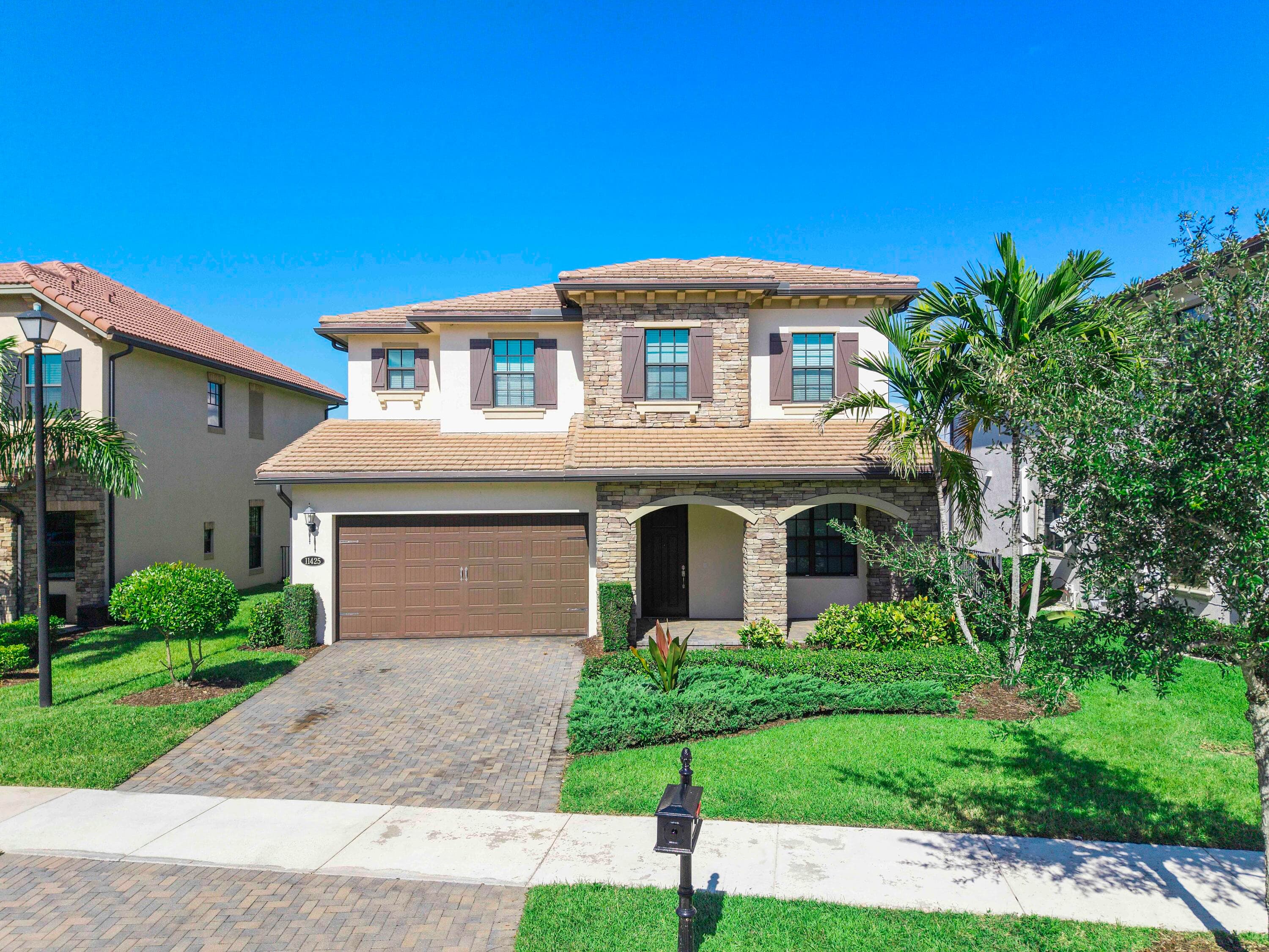 11425 Watercrest Parkland FL 33076 — thumbnail 5 of 44