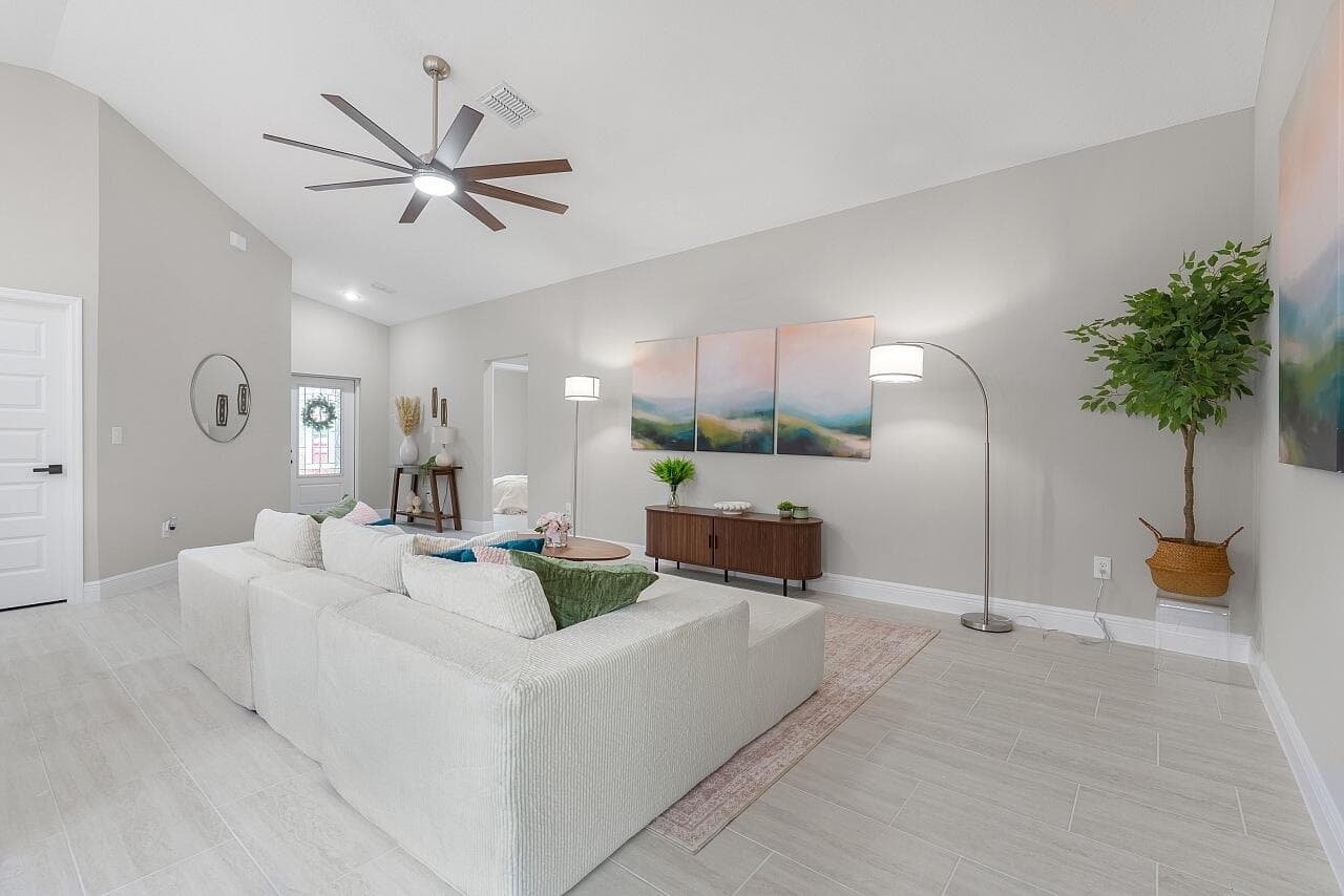 8226 104th Vero Beach FL 32967 — thumbnail 13 of 44