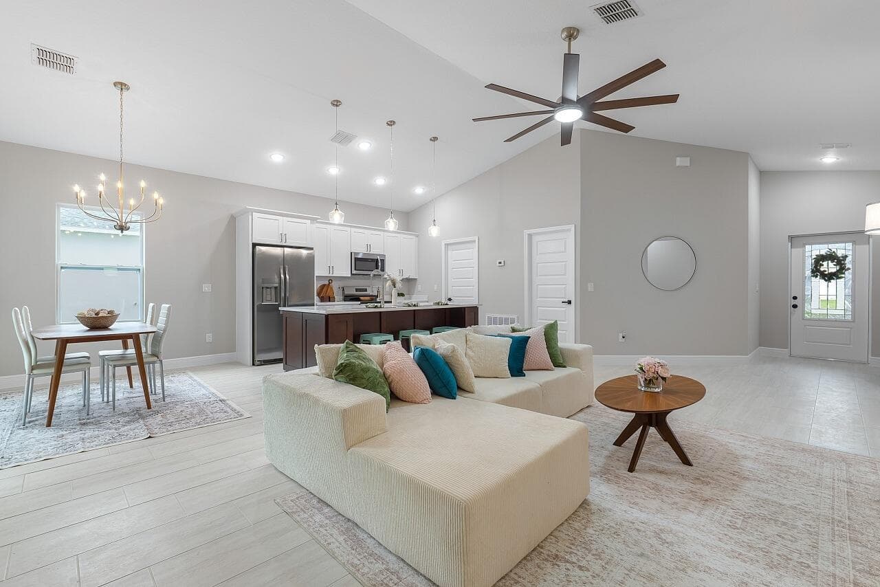 8226 104th Vero Beach FL 32967 — thumbnail 14 of 44
