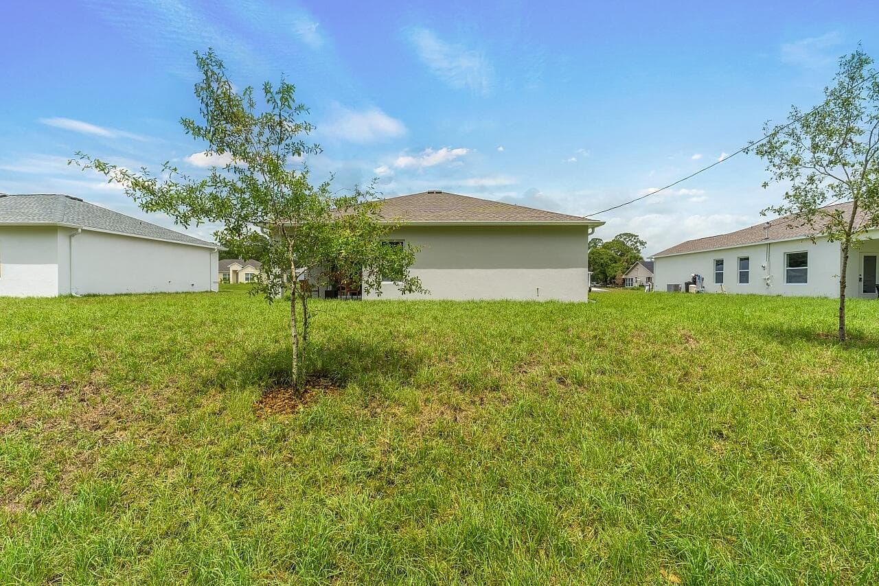 8226 104th Vero Beach FL 32967 — thumbnail 38 of 44