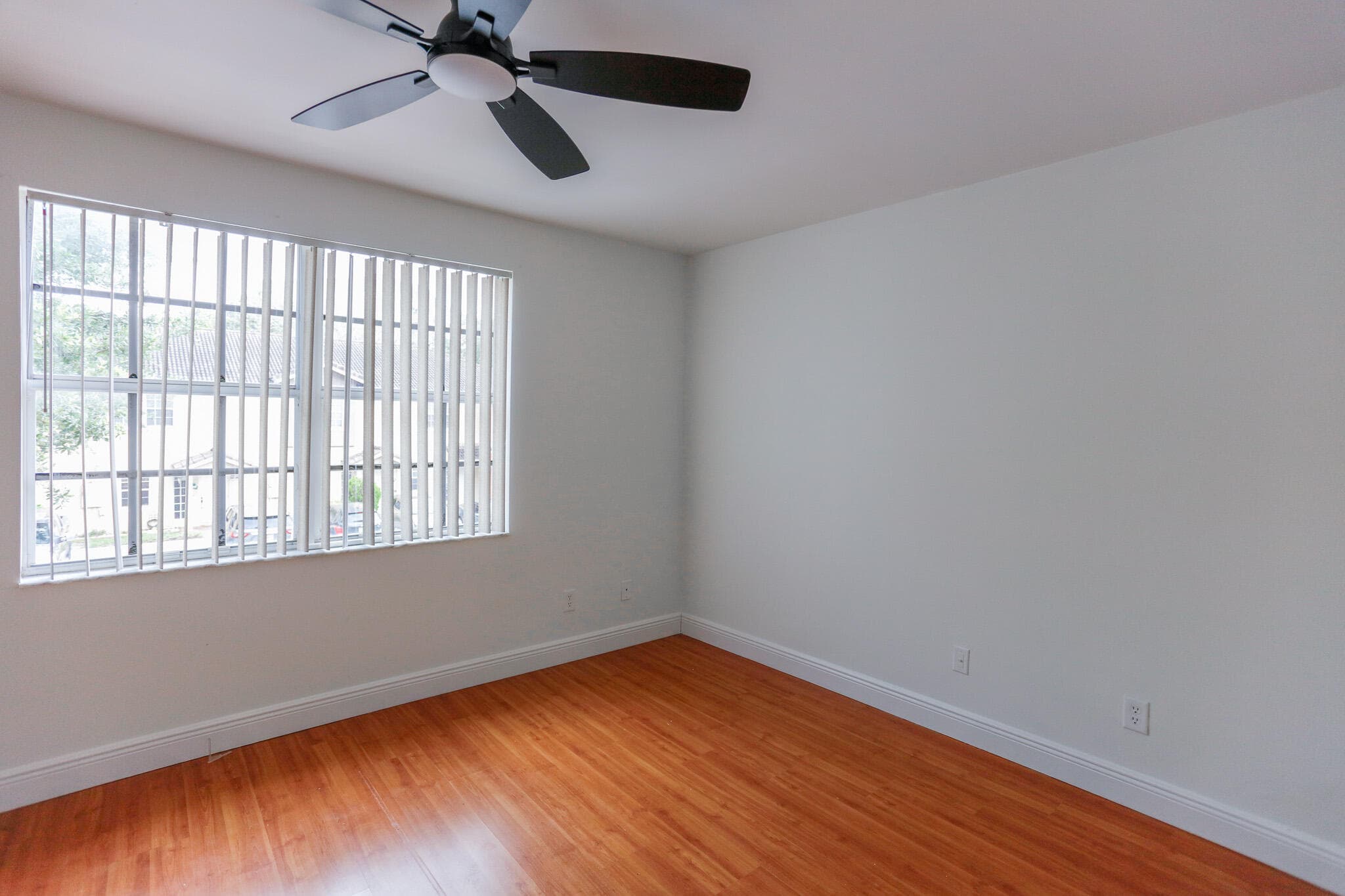 4149 67th Te #4149 Lauderhill FL 33319 — thumbnail 10 of 17