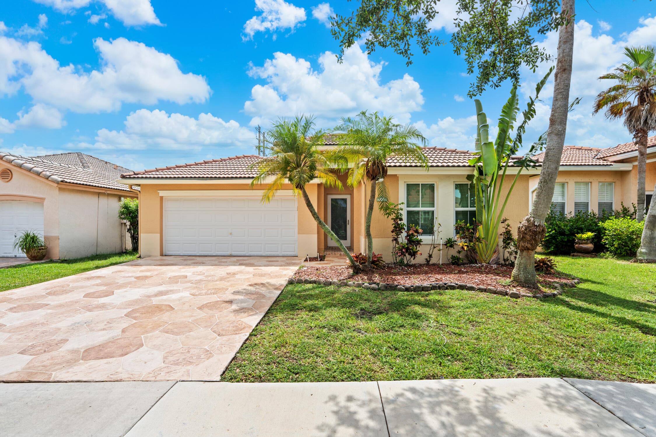 376 Royal Cove  Davie FL 33325 — thumbnail 7 of 63