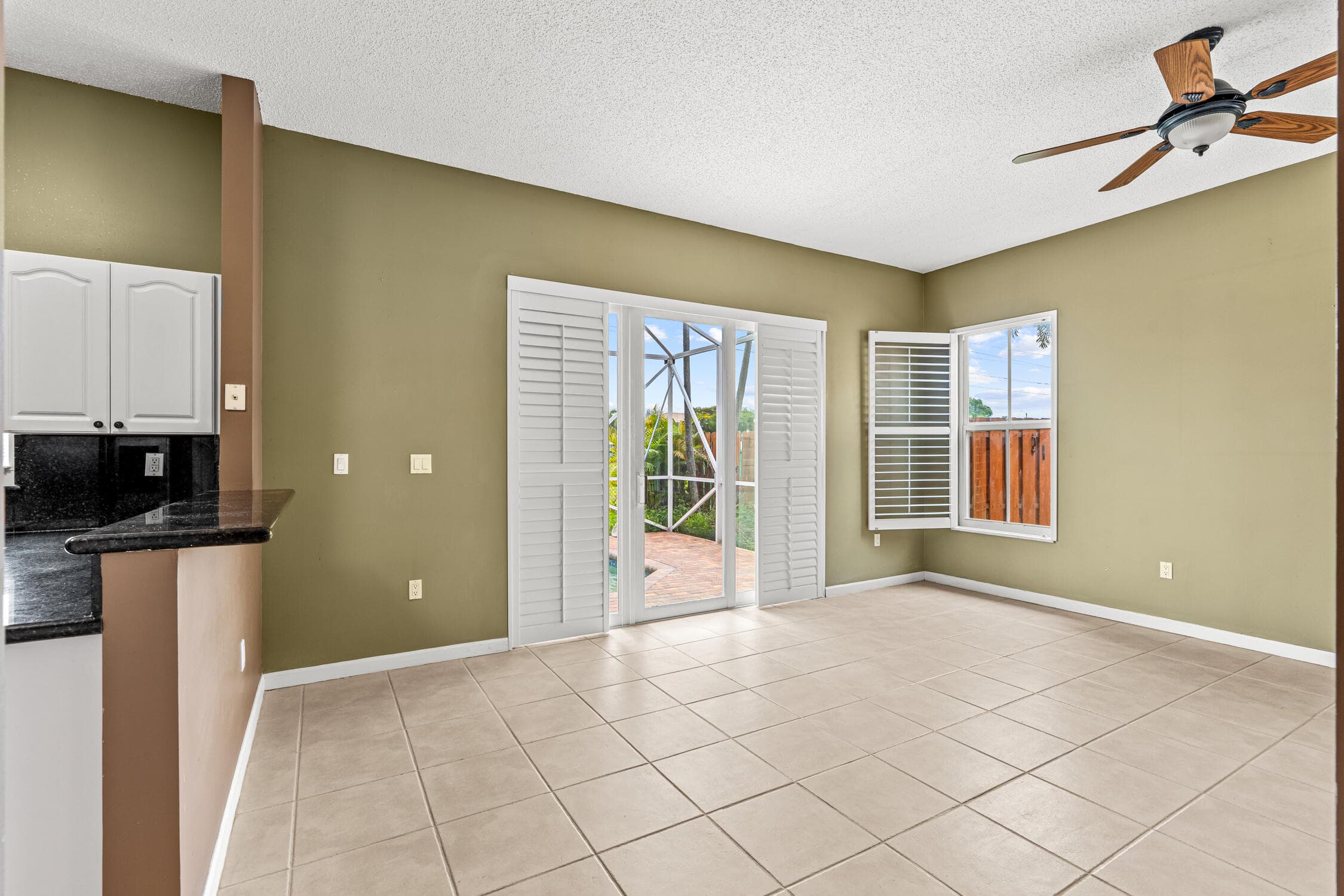 376 Royal Cove  Davie FL 33325 — thumbnail 21 of 63
