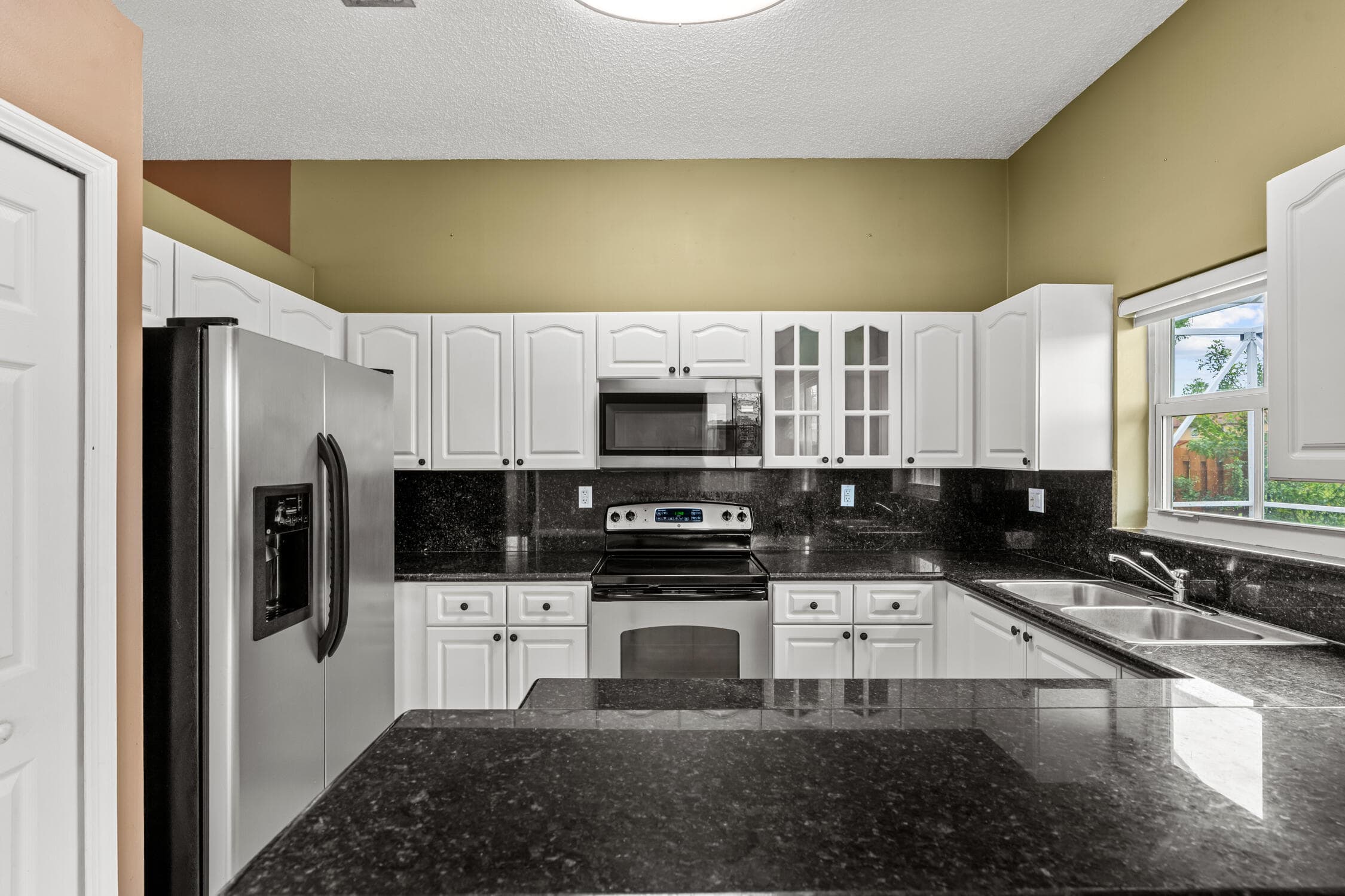 376 Royal Cove  Davie FL 33325 — thumbnail 24 of 63