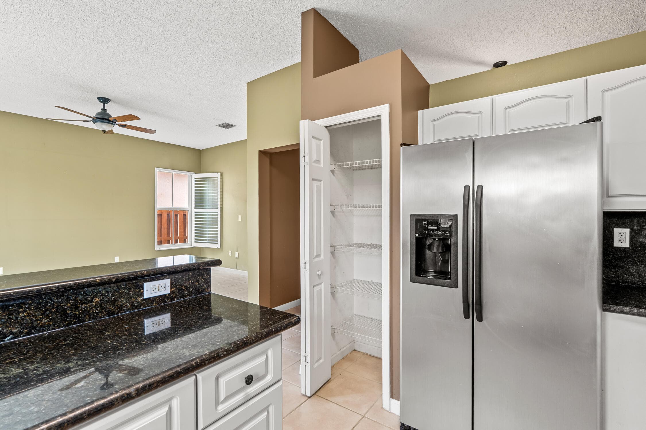 376 Royal Cove  Davie FL 33325 — thumbnail 23 of 63