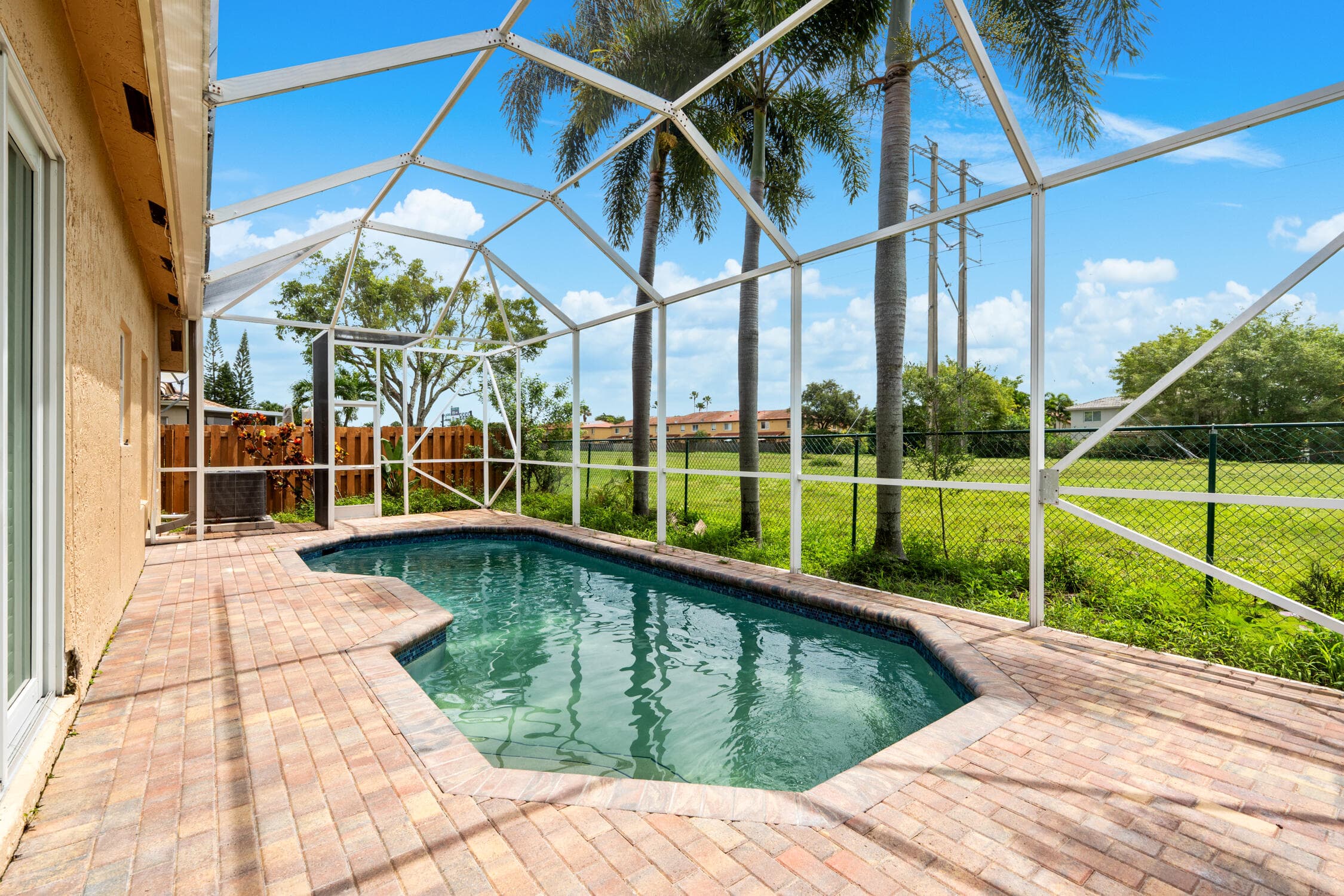 376 Royal Cove  Davie FL 33325 — thumbnail 52 of 63