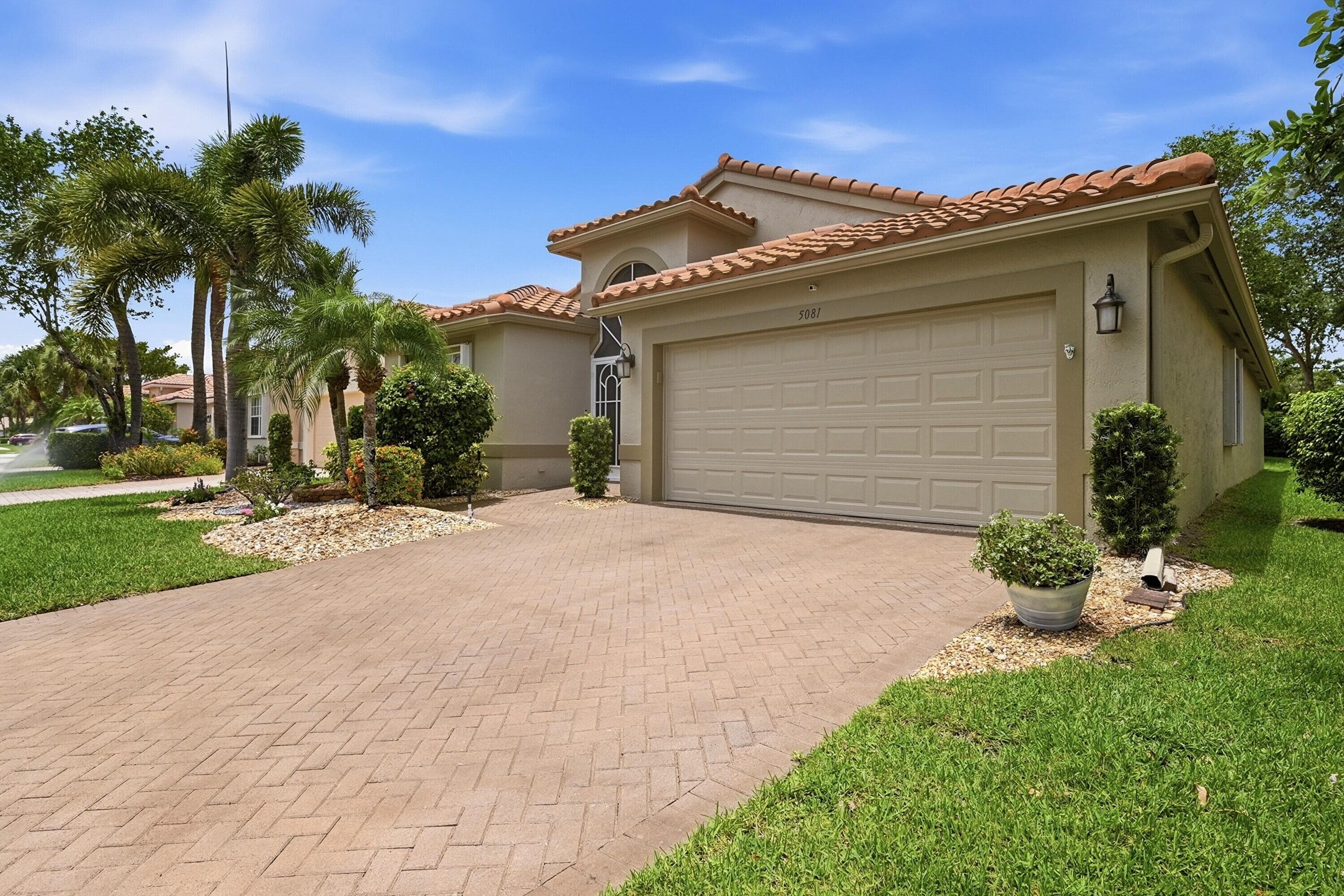 5081 Glenville Boynton Beach FL 33437 — thumbnail 3 of 42