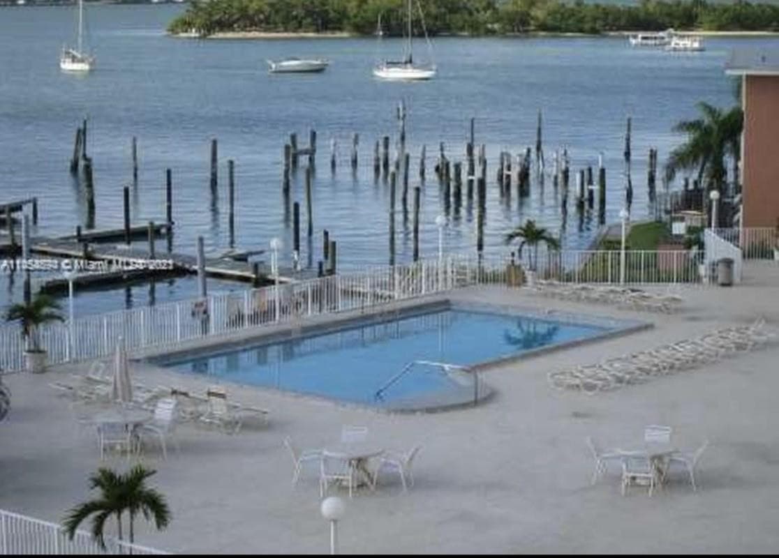7904 West #516 North Bay Village FL 33141 — thumbnail 4 of 14
