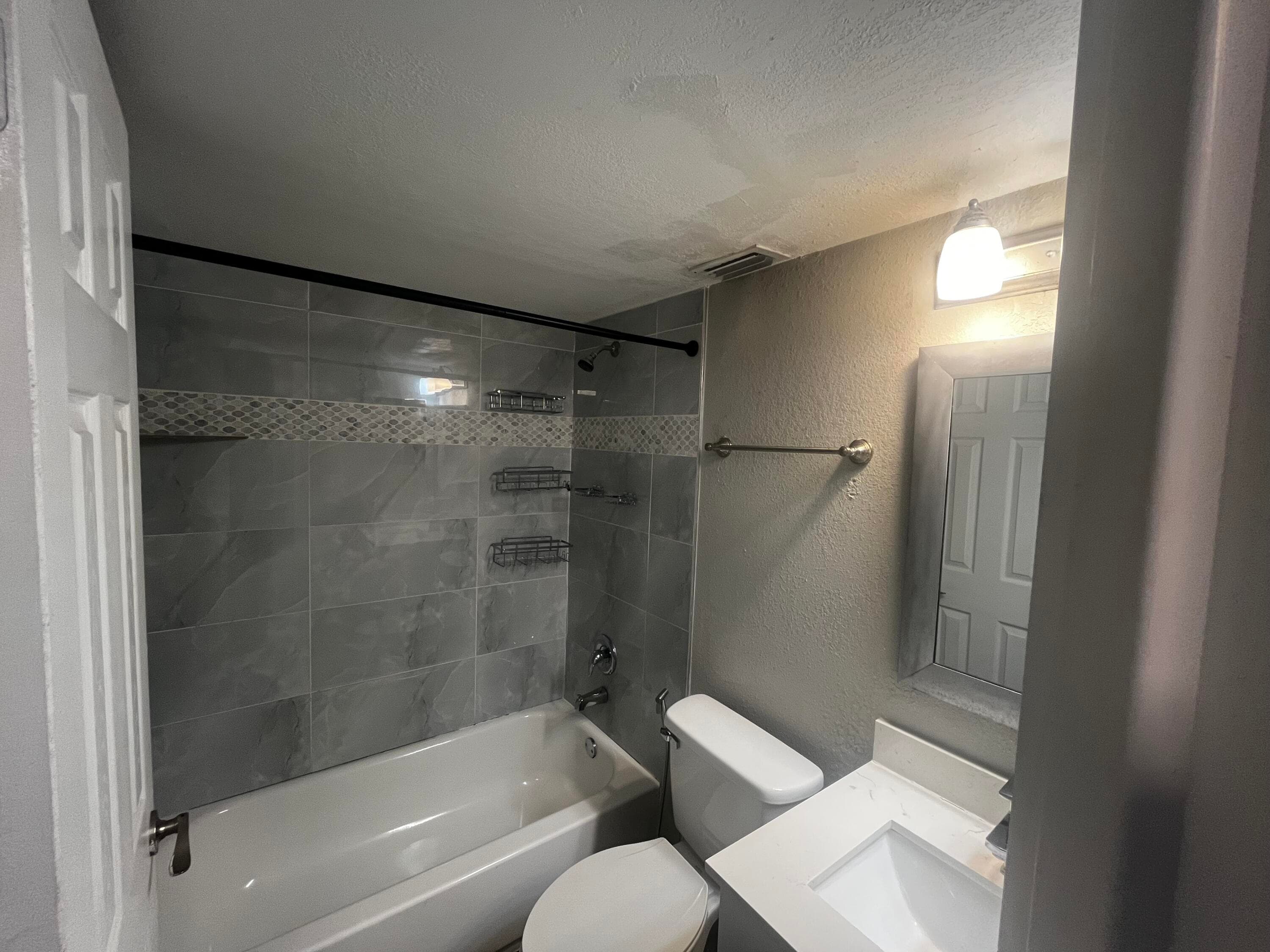 3901 36th #C206 West Palm Beach FL 33407 — thumbnail 11 of 15