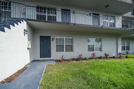 3901 36th #D204 West Palm Beach FL 33407 — thumbnail 12 of 13