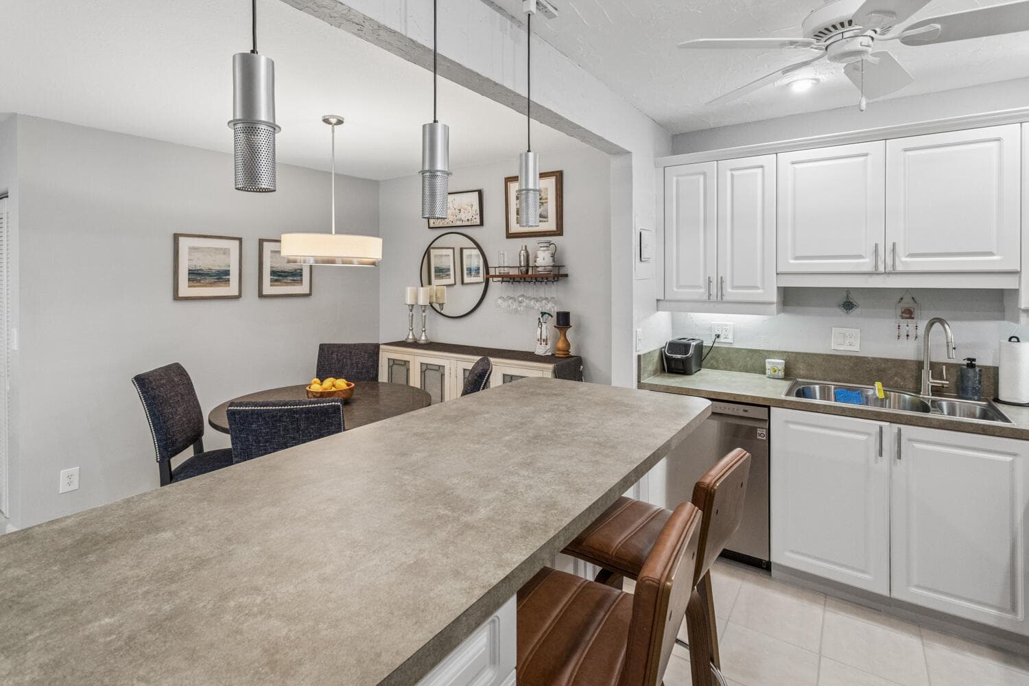 160 Cypress Club #Unit 612 Pompano Beach FL 33060 — thumbnail 12 of 40