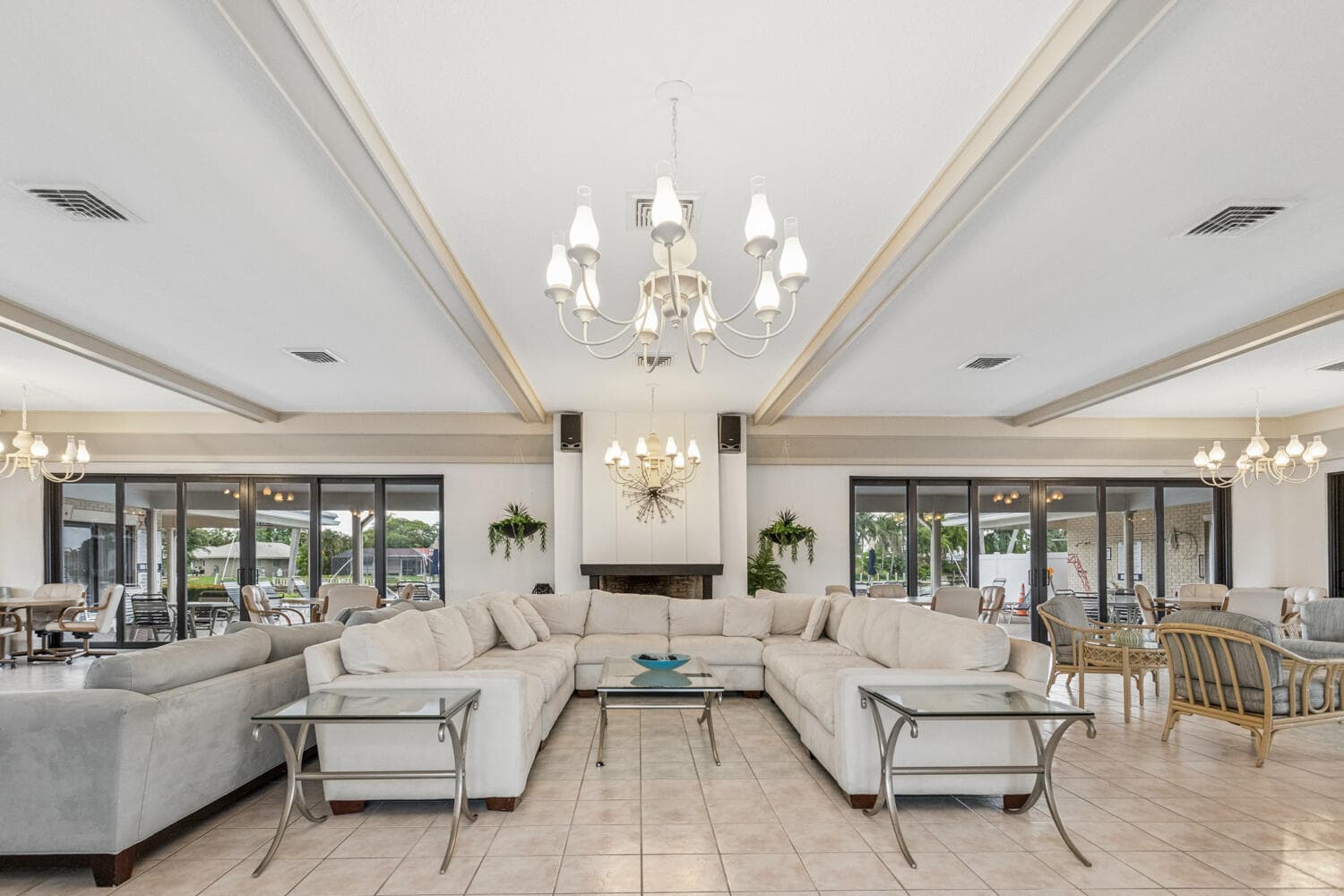 160 Cypress Club #Unit 612 Pompano Beach FL 33060 — thumbnail 25 of 40
