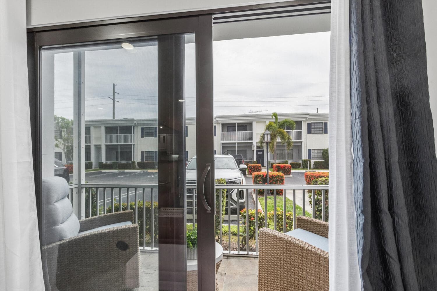 160 Cypress Club #Unit 612 Pompano Beach FL 33060 — thumbnail 9 of 40